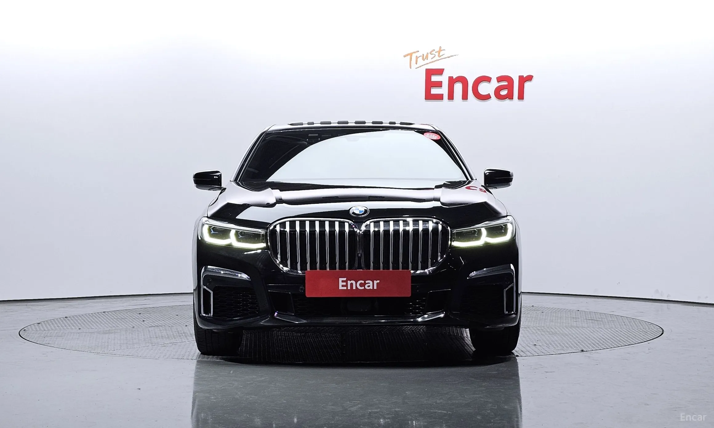 BMW 7 Series (G11) превью 2