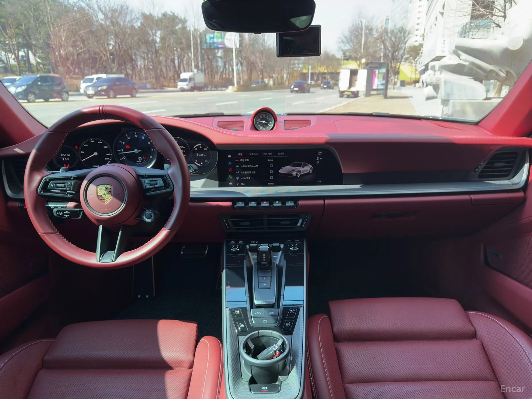 Porsche 911 (992) превью 4