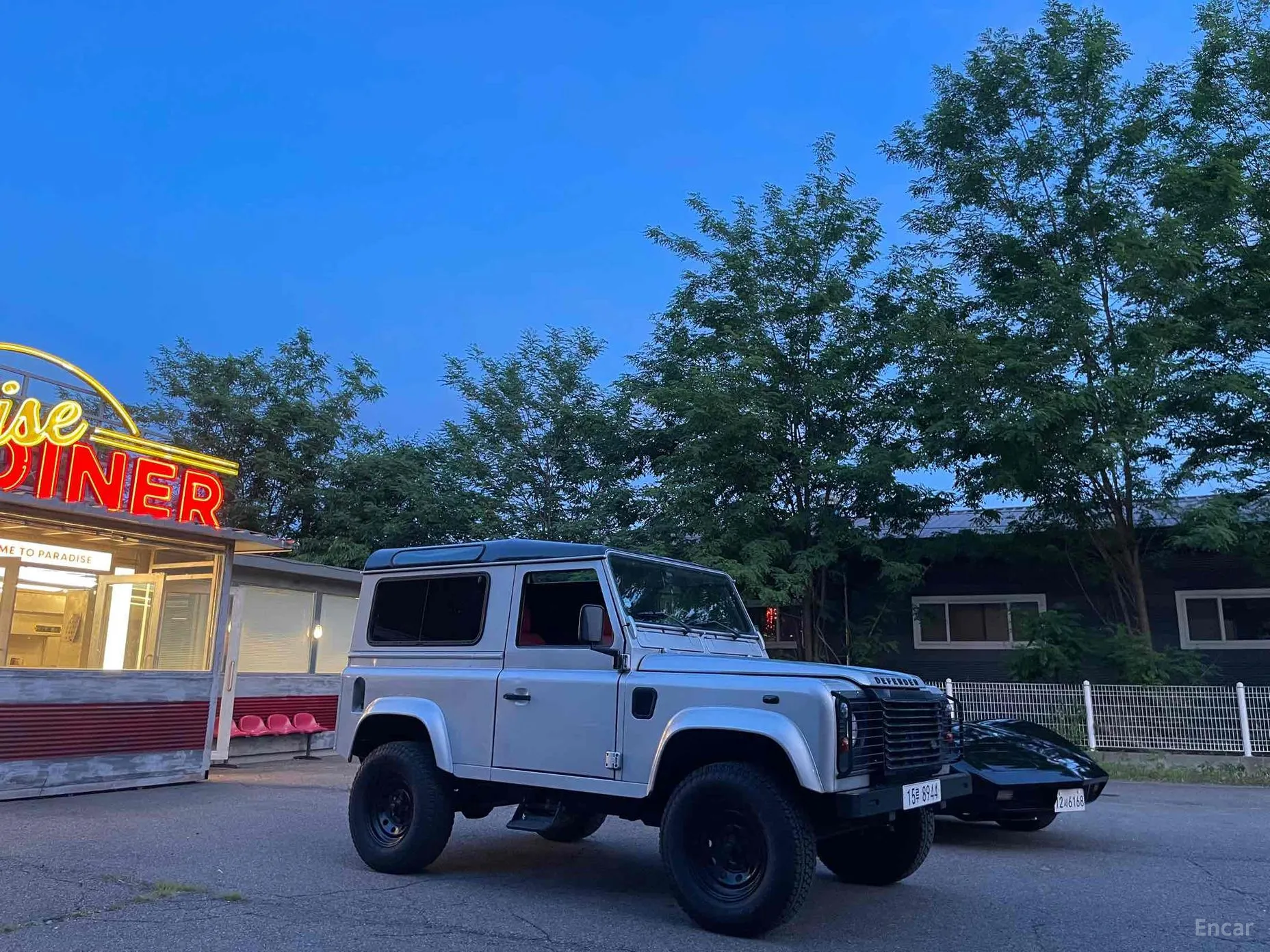 Land Rover Defender