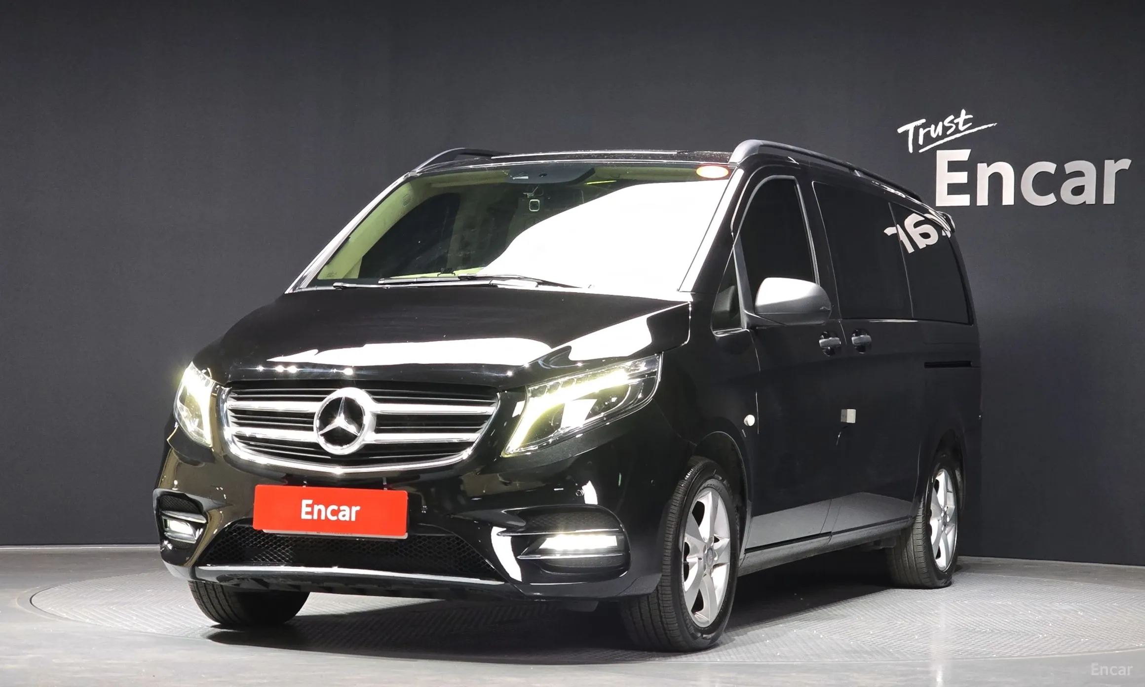 Mercedes Benz V-Class