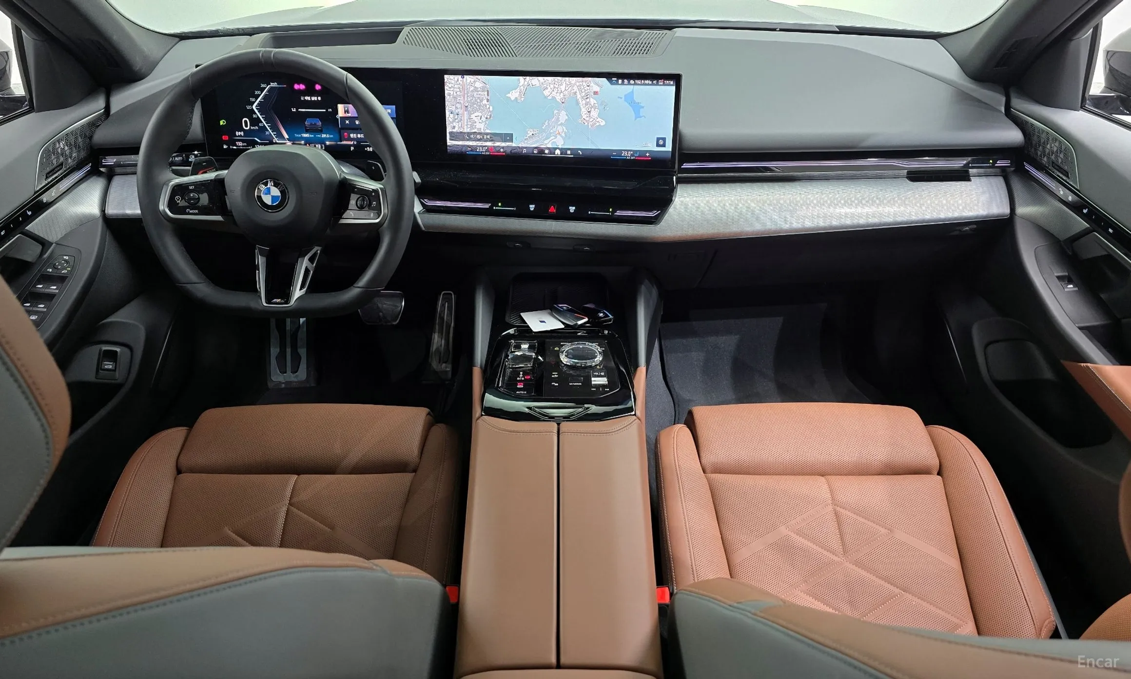 BMW 5 Series (G60) превью 4