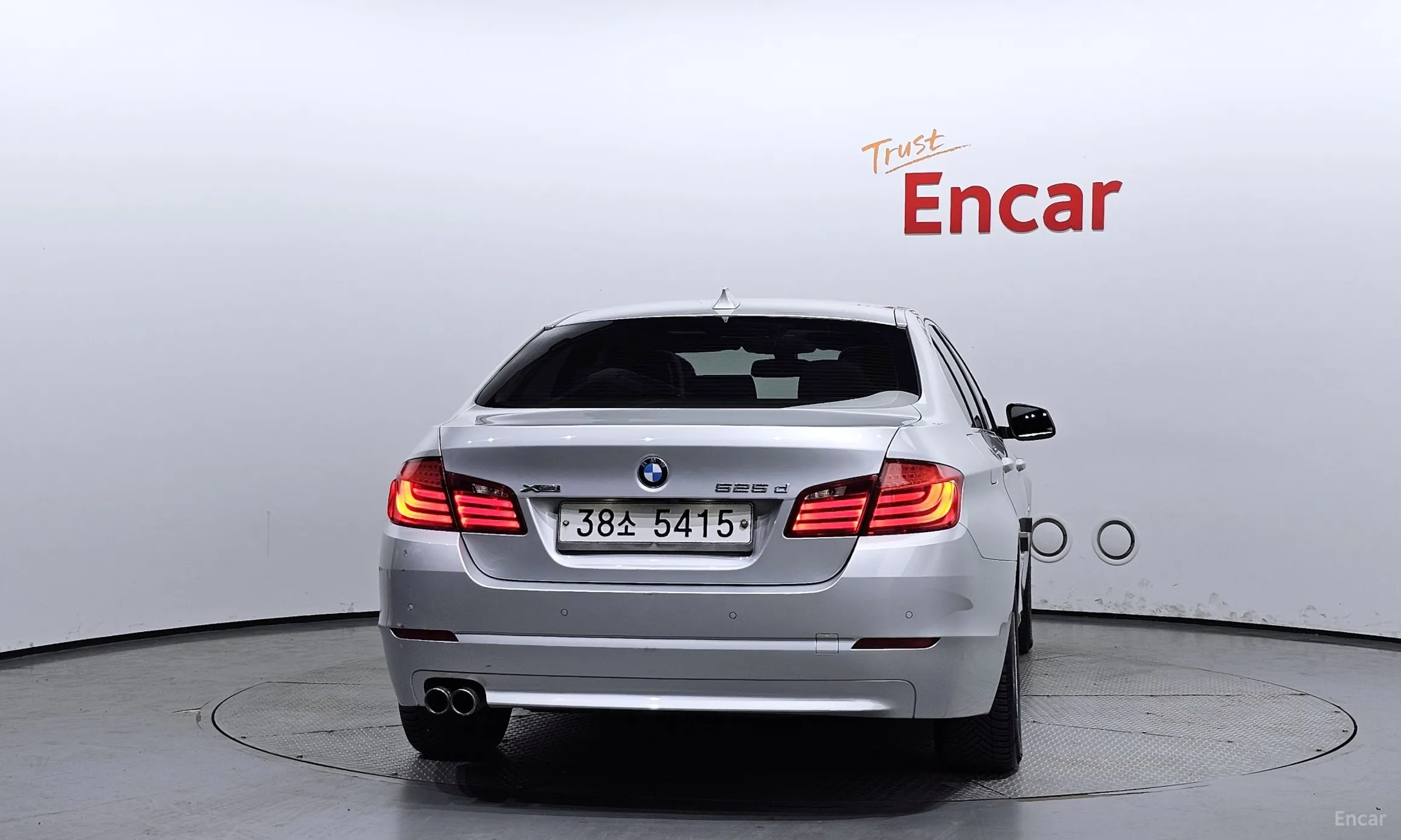 BMW 5 Series (F10) превью 3