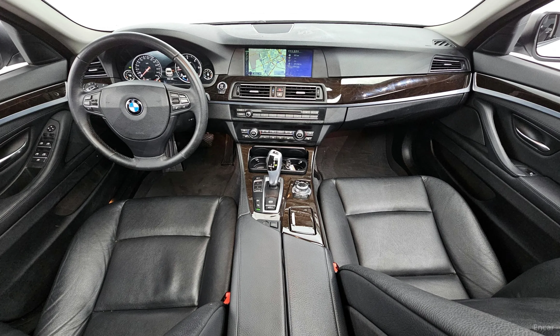 BMW 5 Series (F10) превью 4