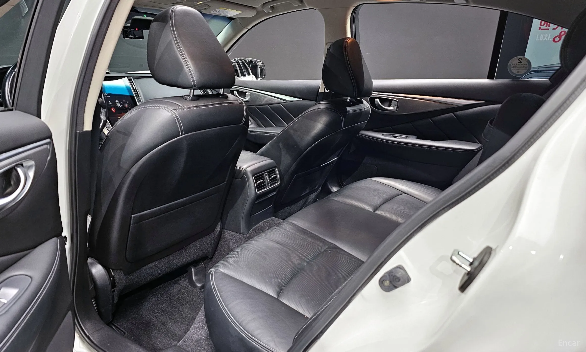 Infiniti Q50 превью 13