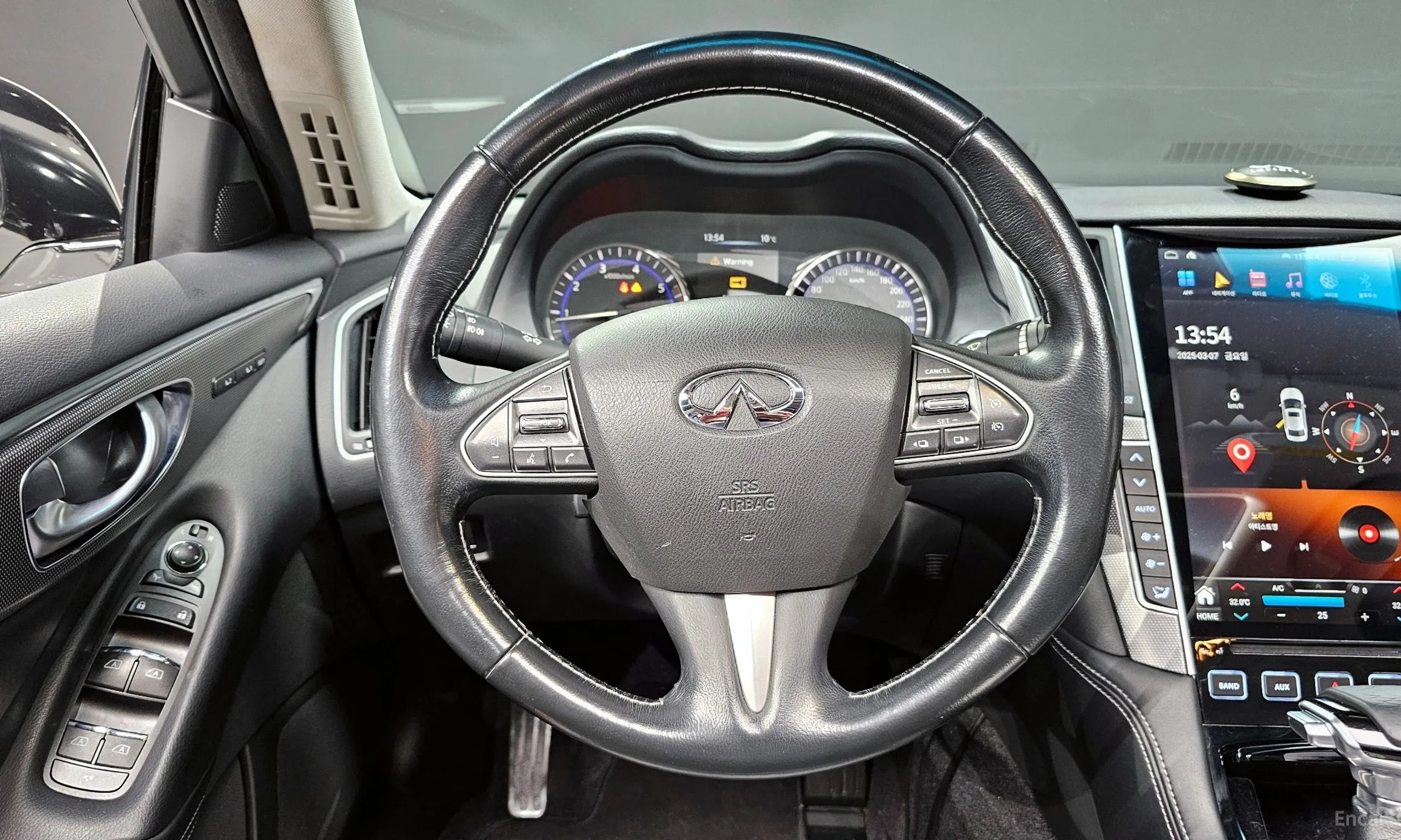 Infiniti Q50 превью 14
