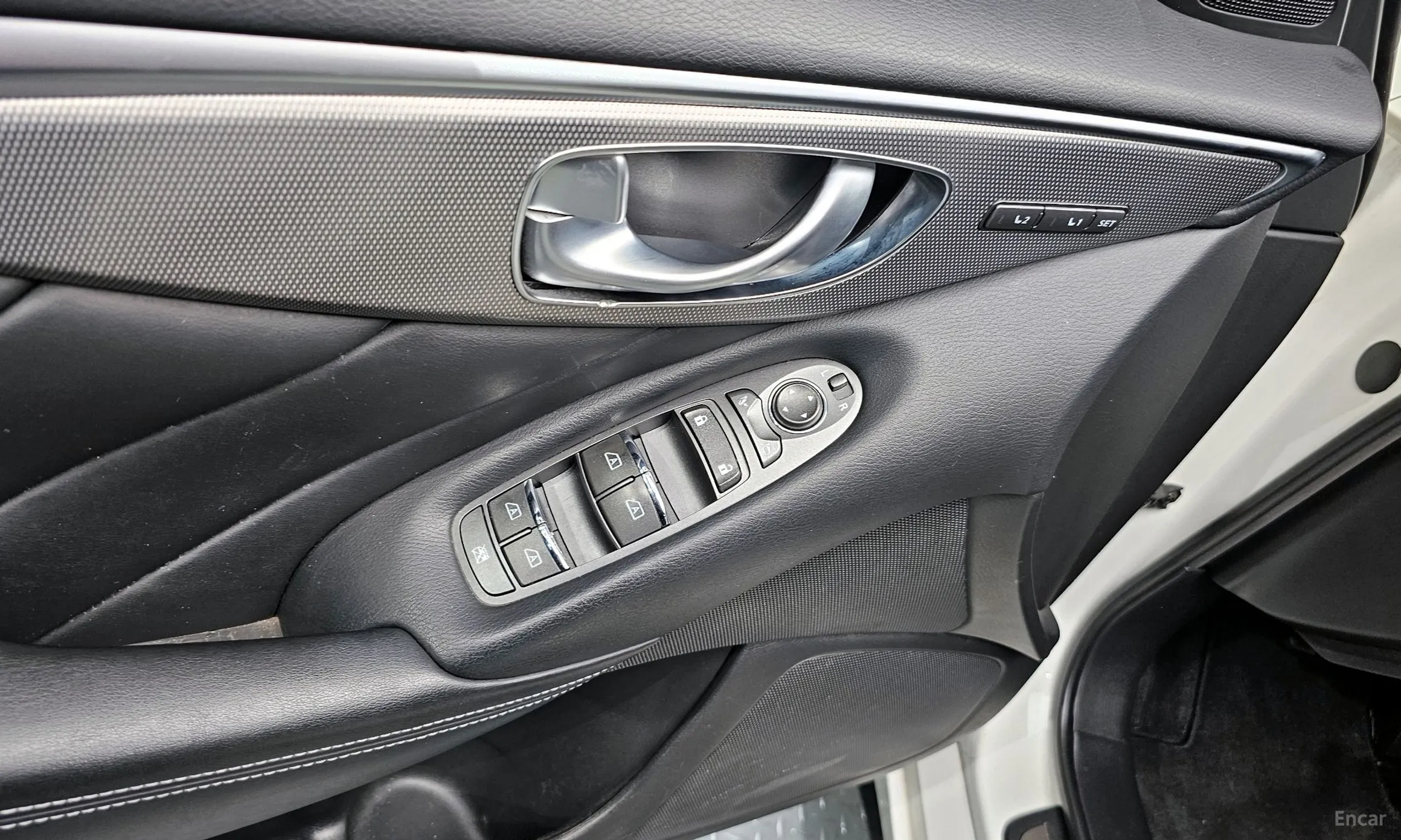 Infiniti Q50 превью 18