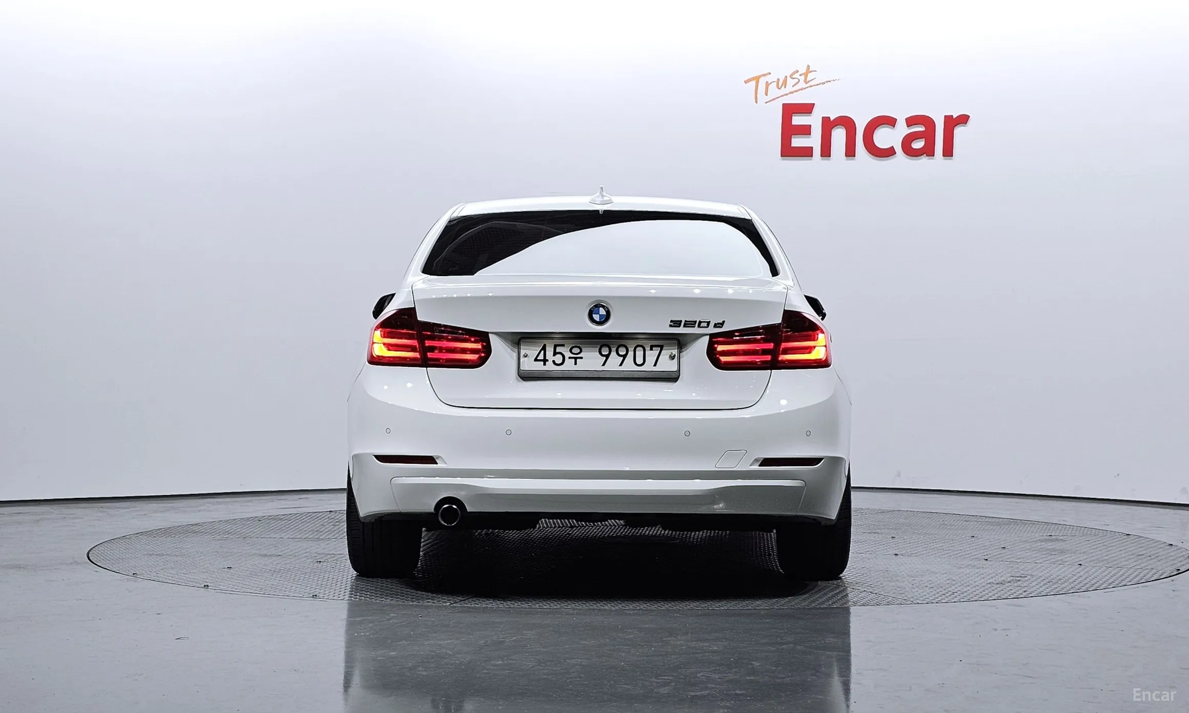 BMW 3 Series (F30) превью 3