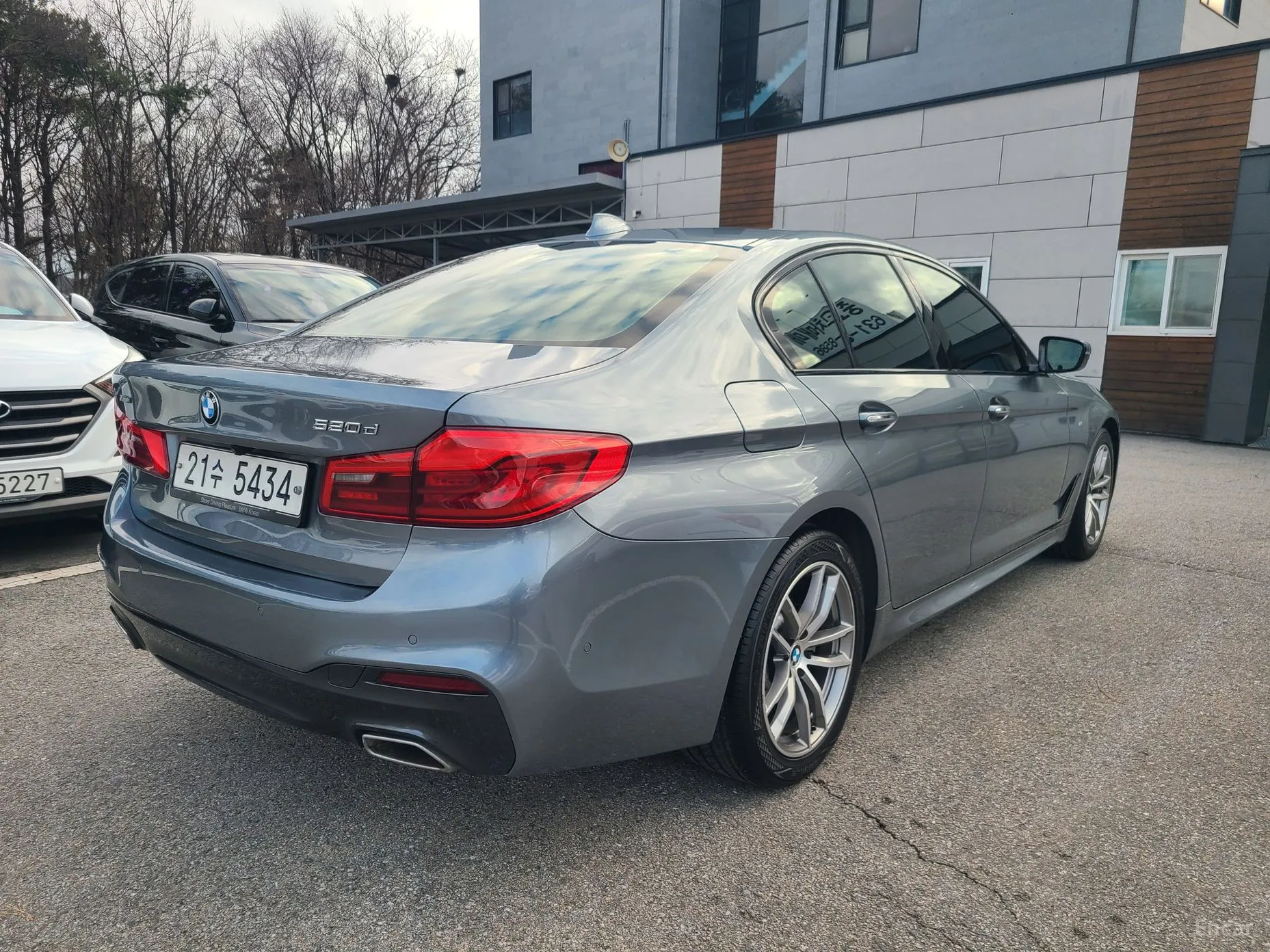 BMW 5 Series (G30) превью 3