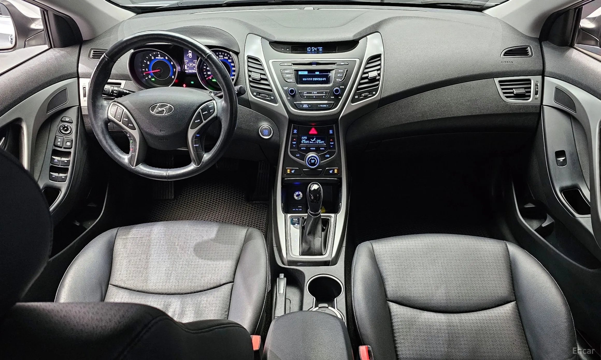 Hyundai Avante превью 4