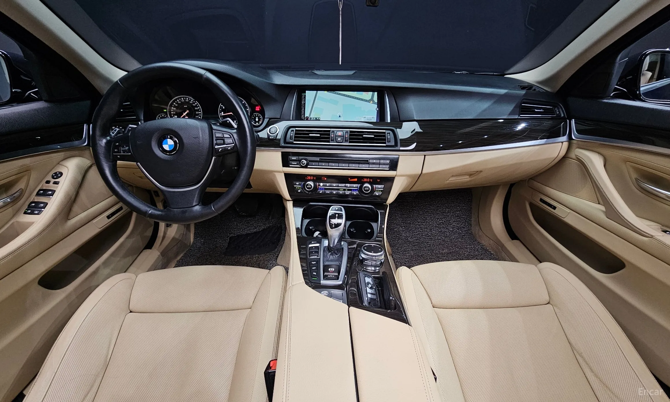 BMW 5 Series (F10) превью 4