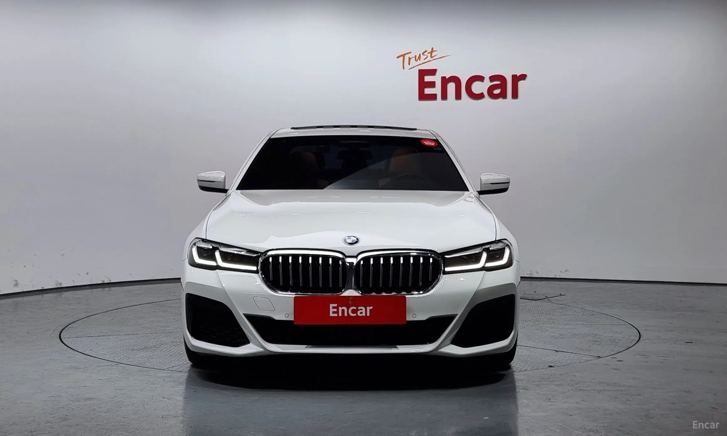 BMW 5 Series (G30) превью 2
