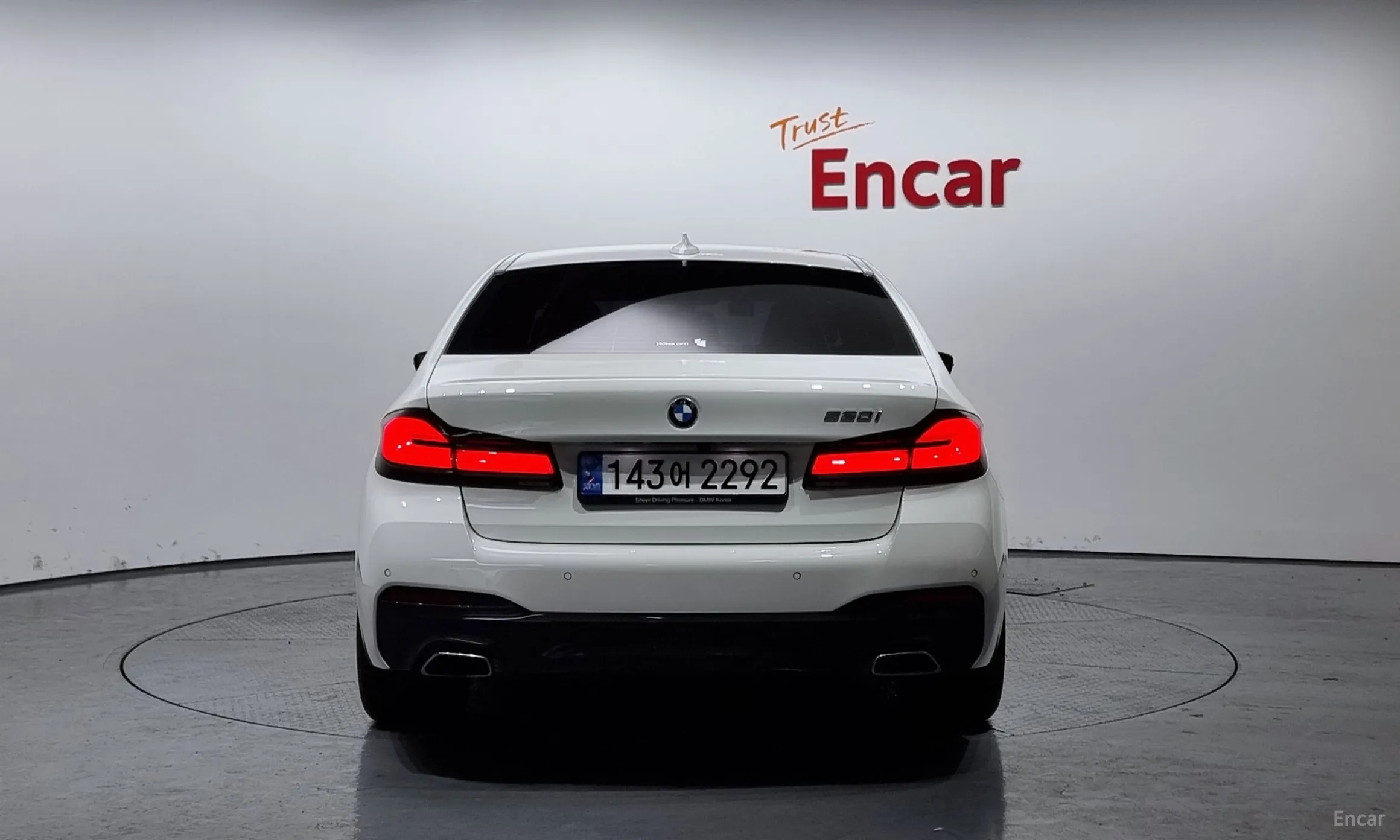 BMW 5 Series (G30) превью 3