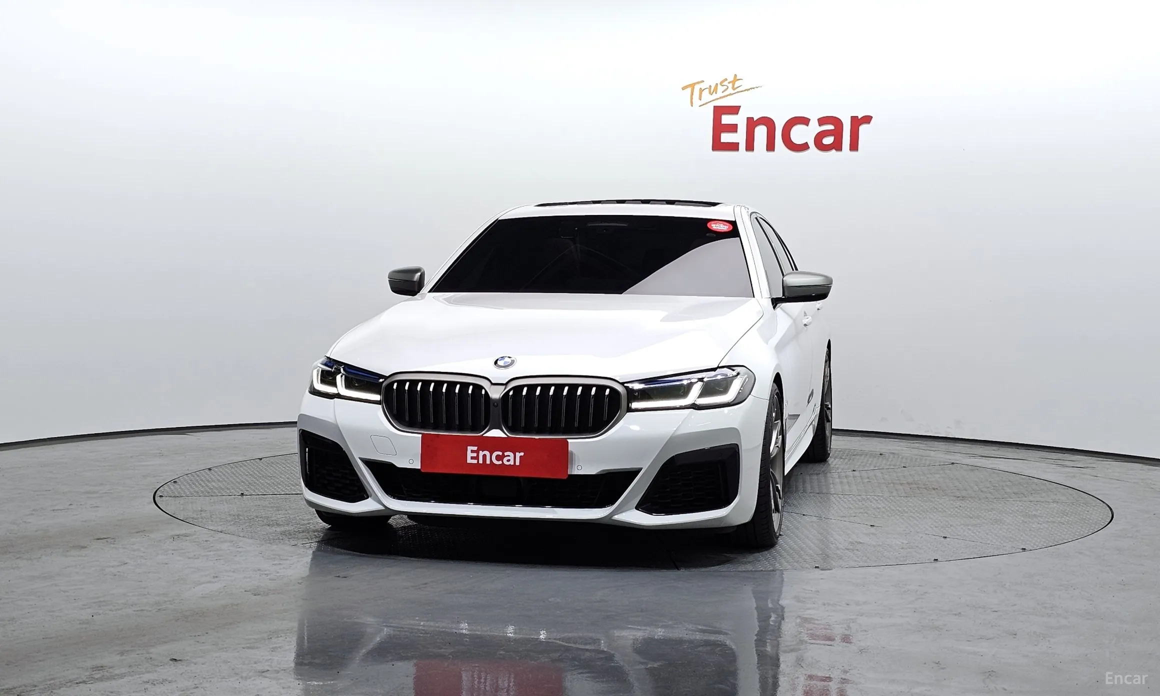 BMW 5 Series (G30) превью 2
