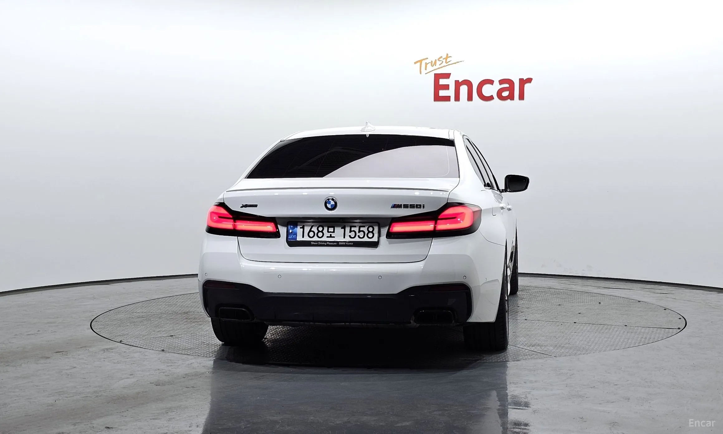 BMW 5 Series (G30) превью 3