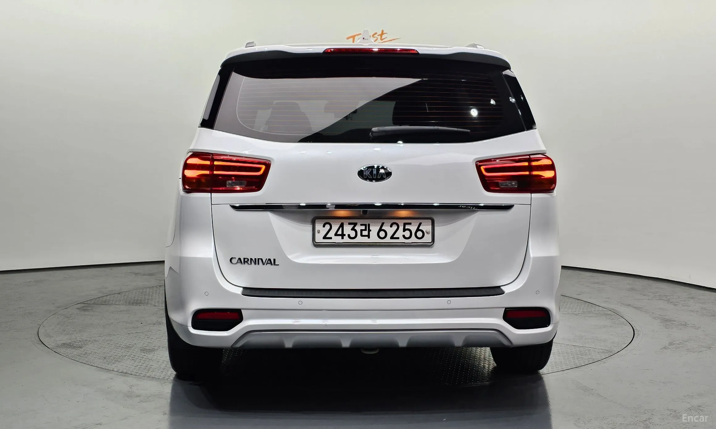 Kia Carnival превью 3
