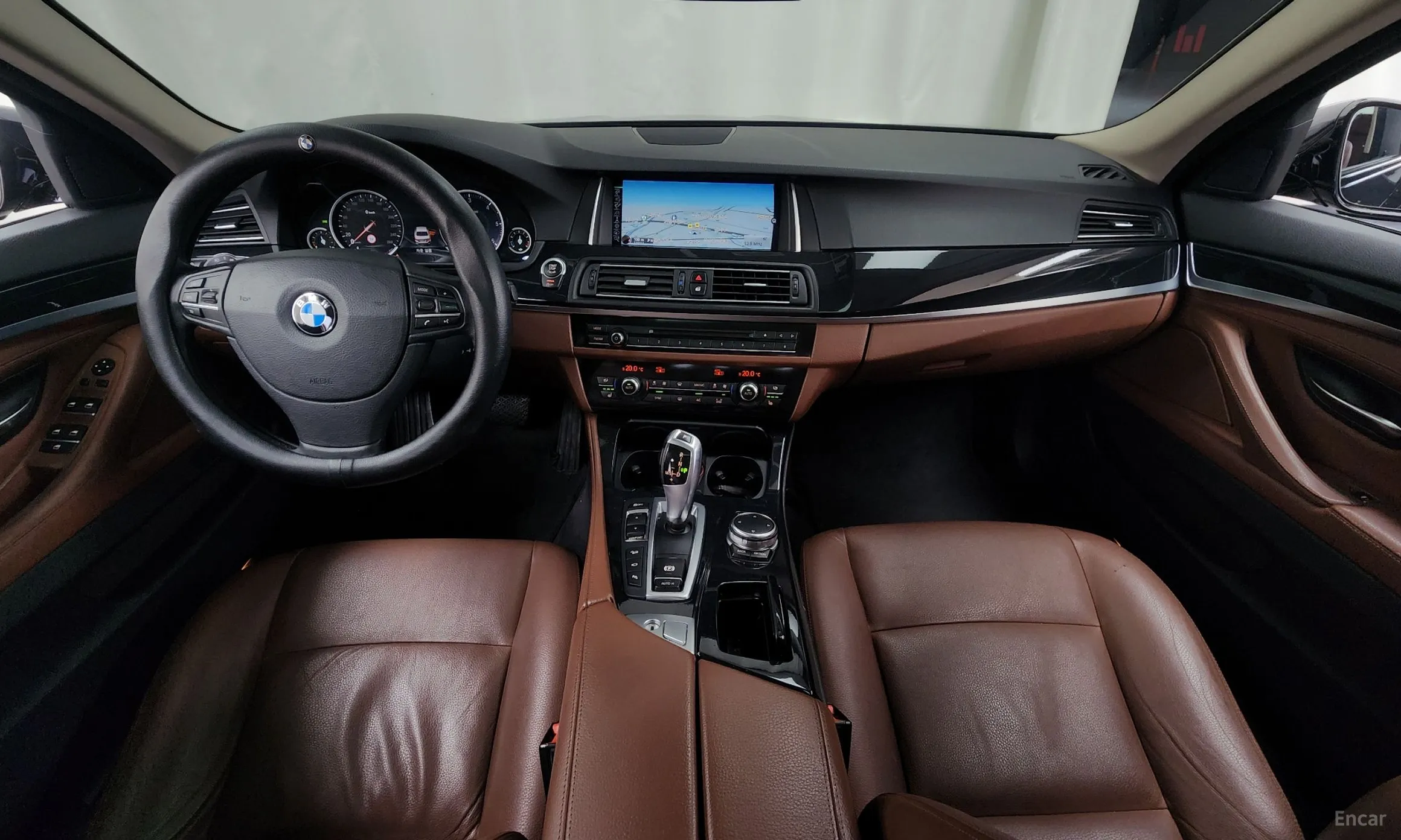 BMW 5 Series (F10) превью 4