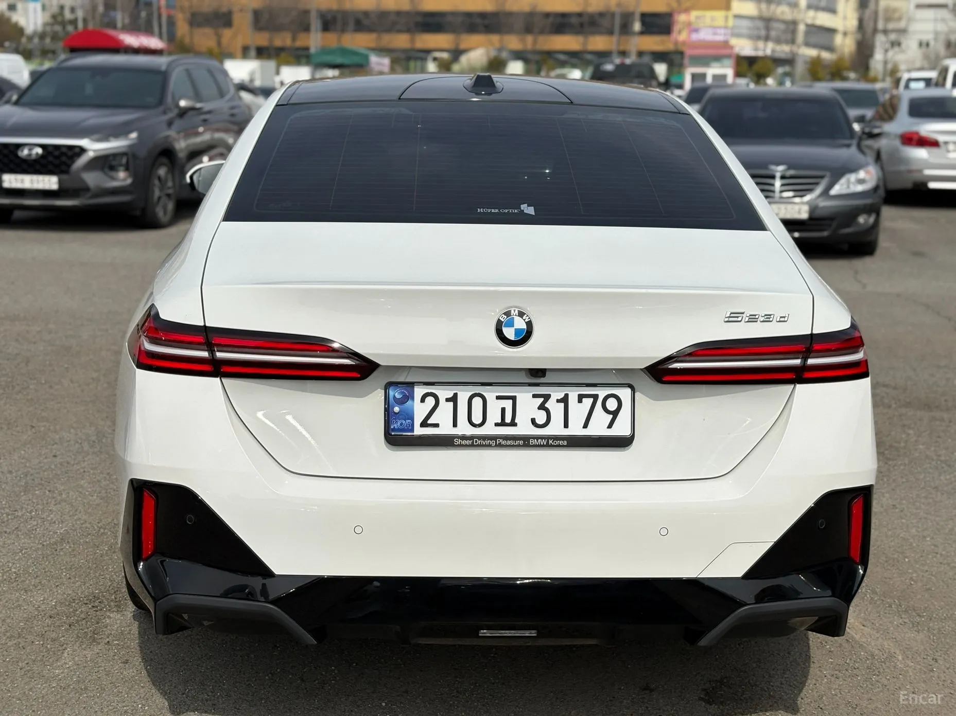 BMW 5 Series (G60) превью 3