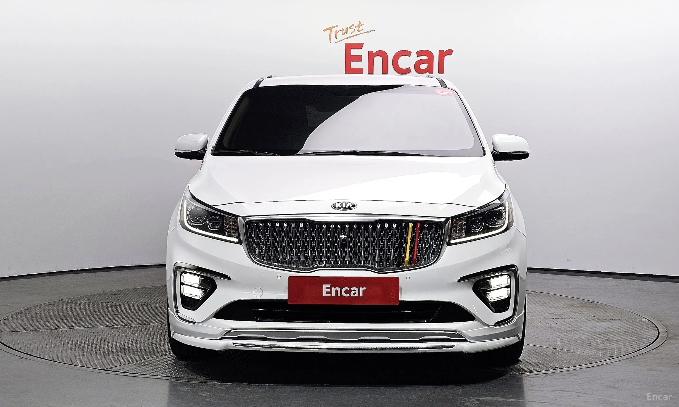 Kia Carnival превью 2