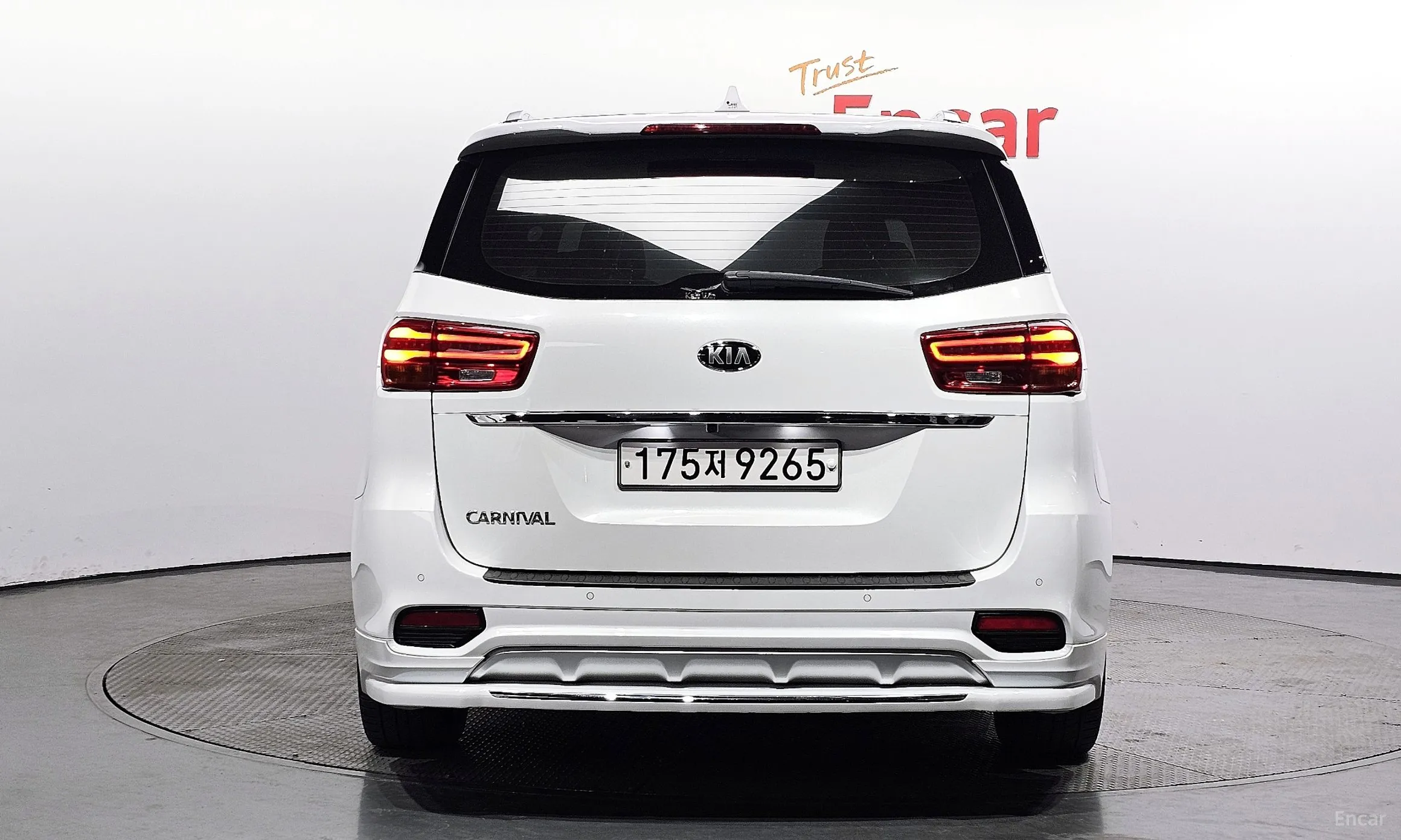 Kia Carnival превью 3
