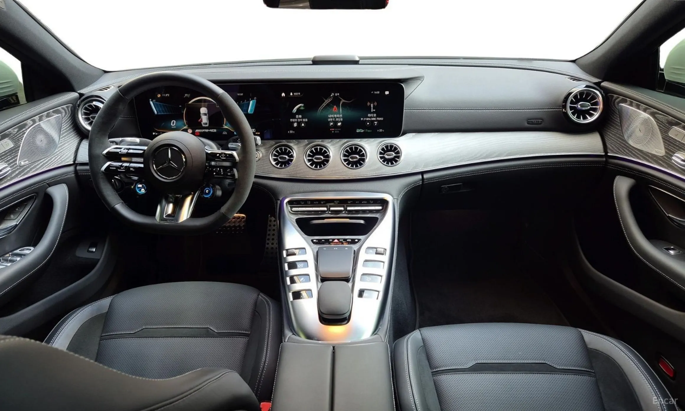 Mercedes Benz AMG GT превью 4