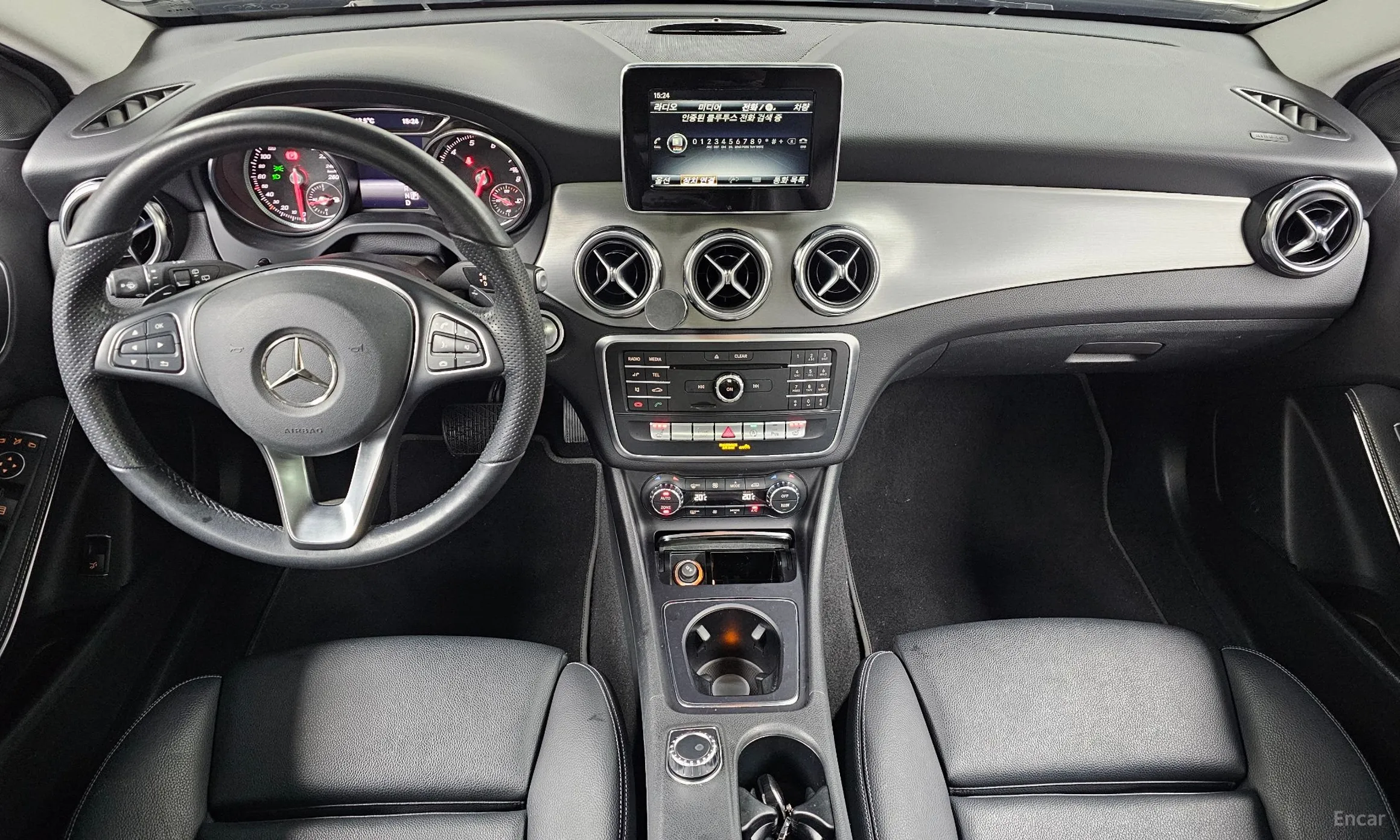 Mercedes Benz GLA-Class X156 превью 4