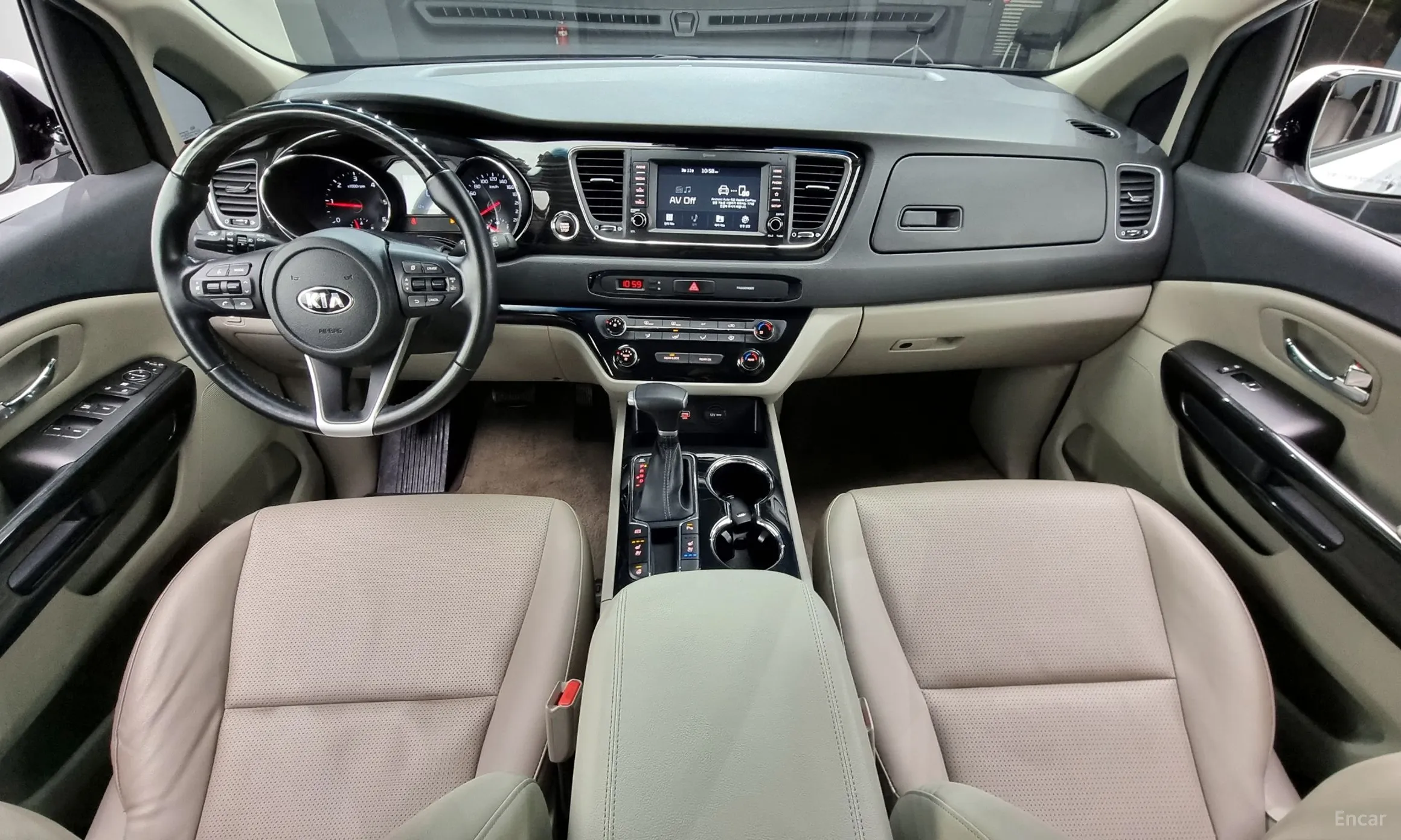 Kia Carnival превью 4