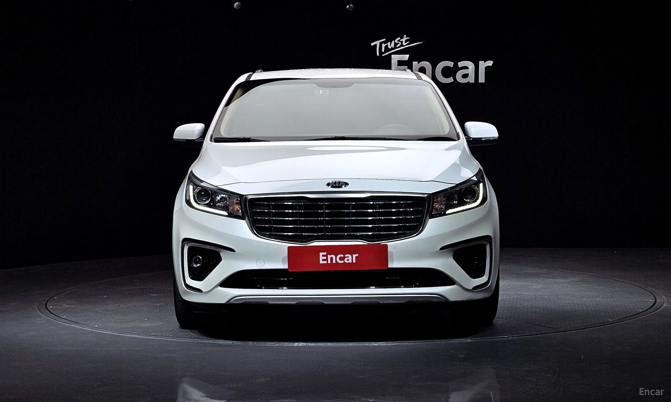 Kia Carnival превью 2