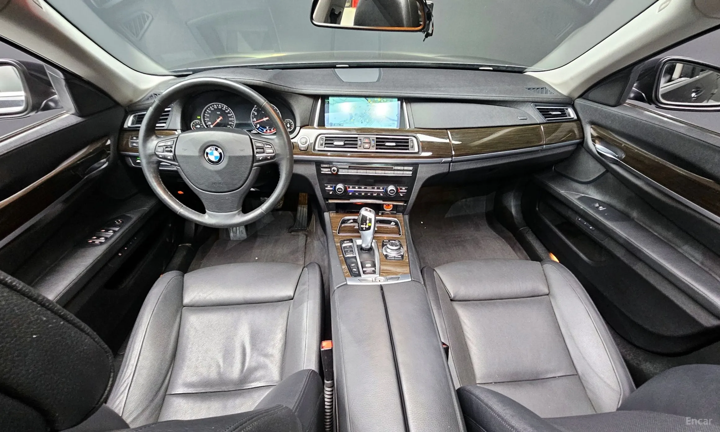 BMW 7 Series (F01) превью 4
