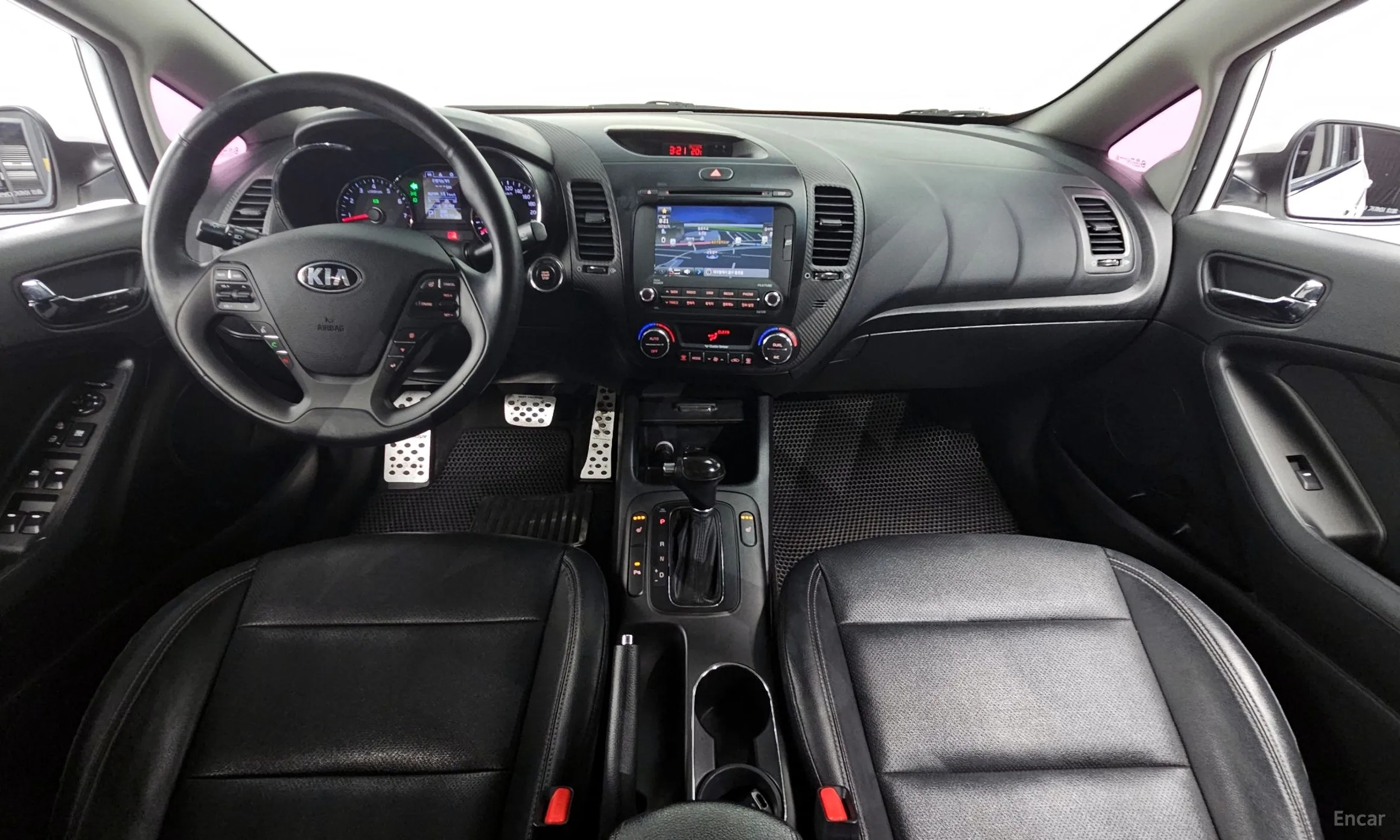 Kia K3 превью 4