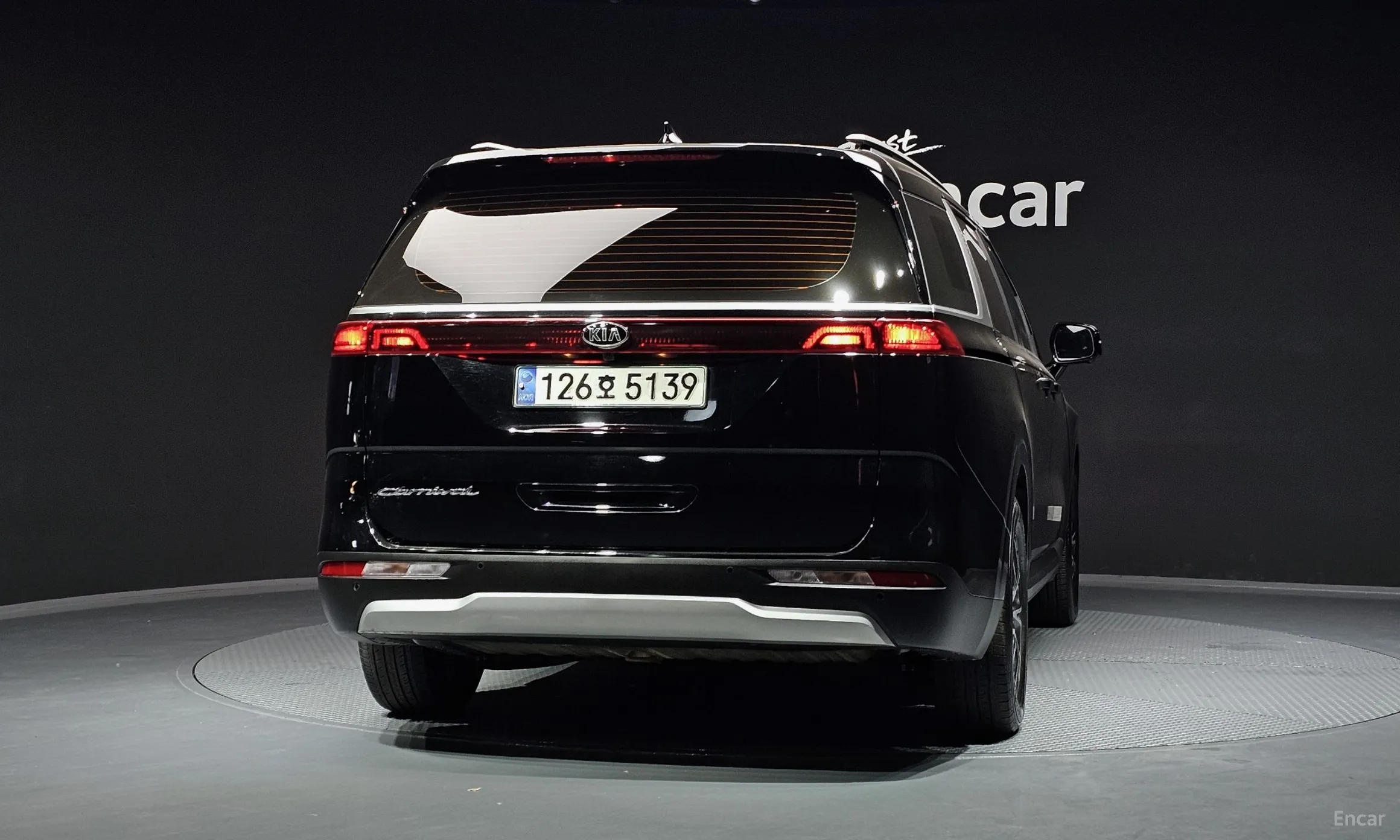 Kia Carnival Gen 4 превью 3