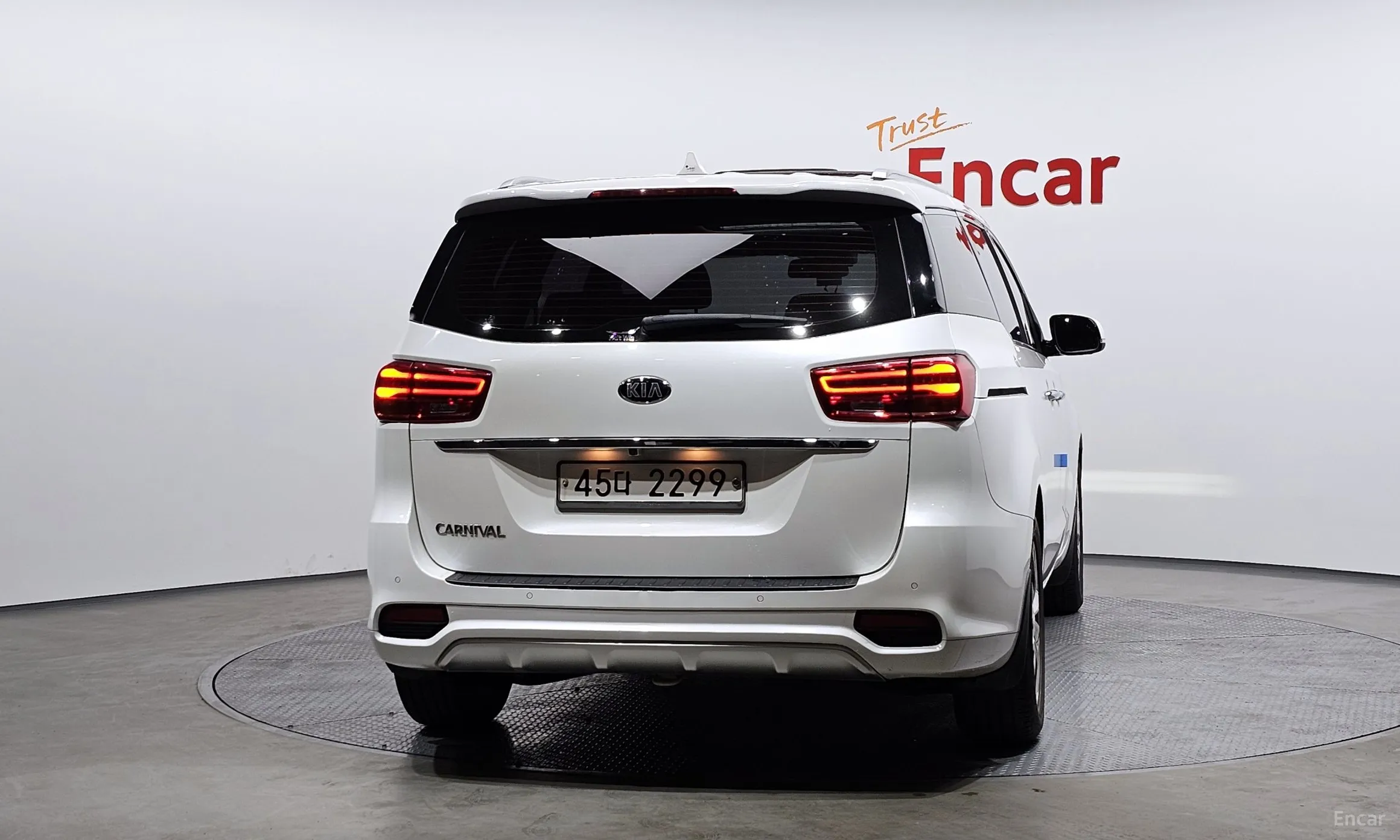 Kia Carnival превью 3