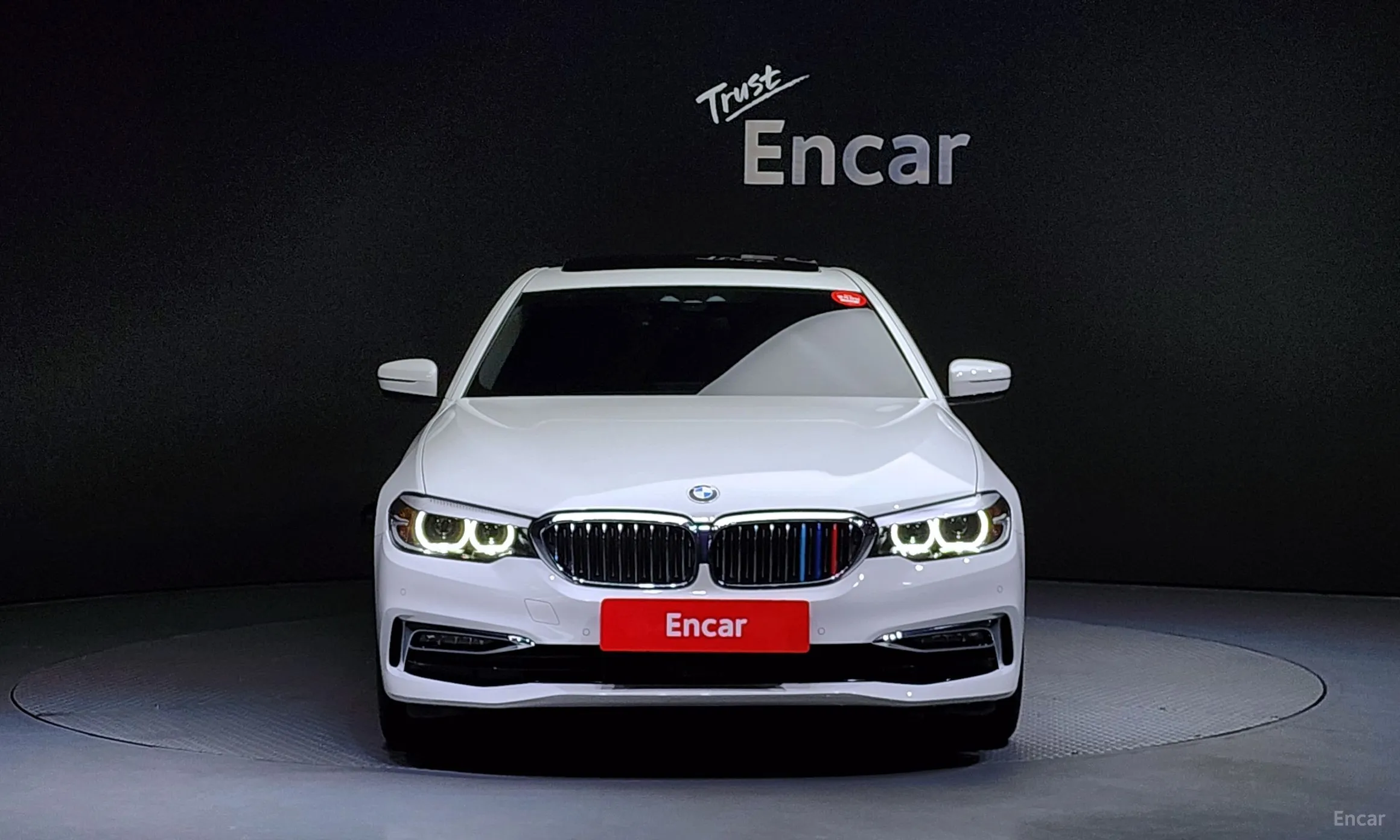 BMW 5 Series (G30) превью 2