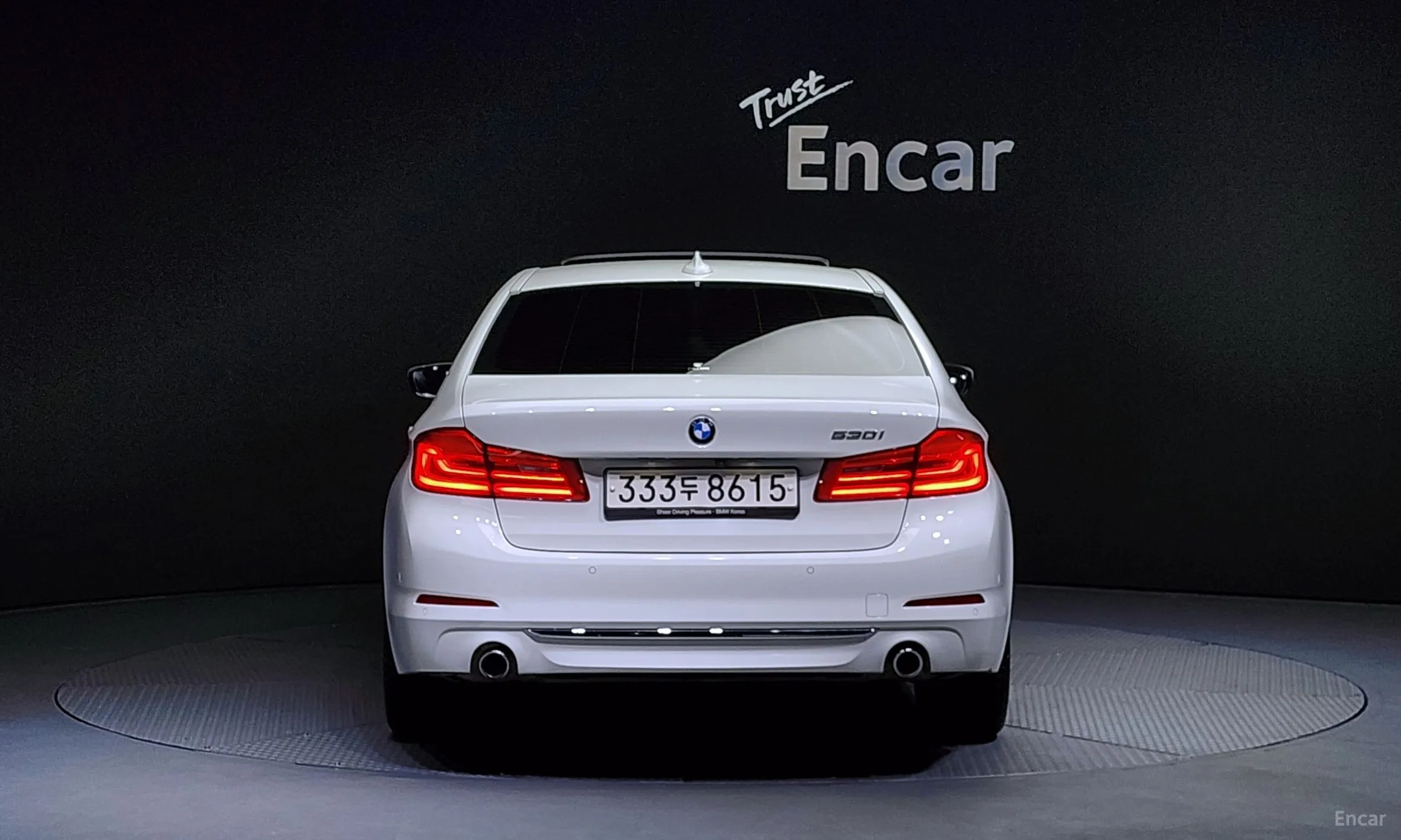 BMW 5 Series (G30) превью 3