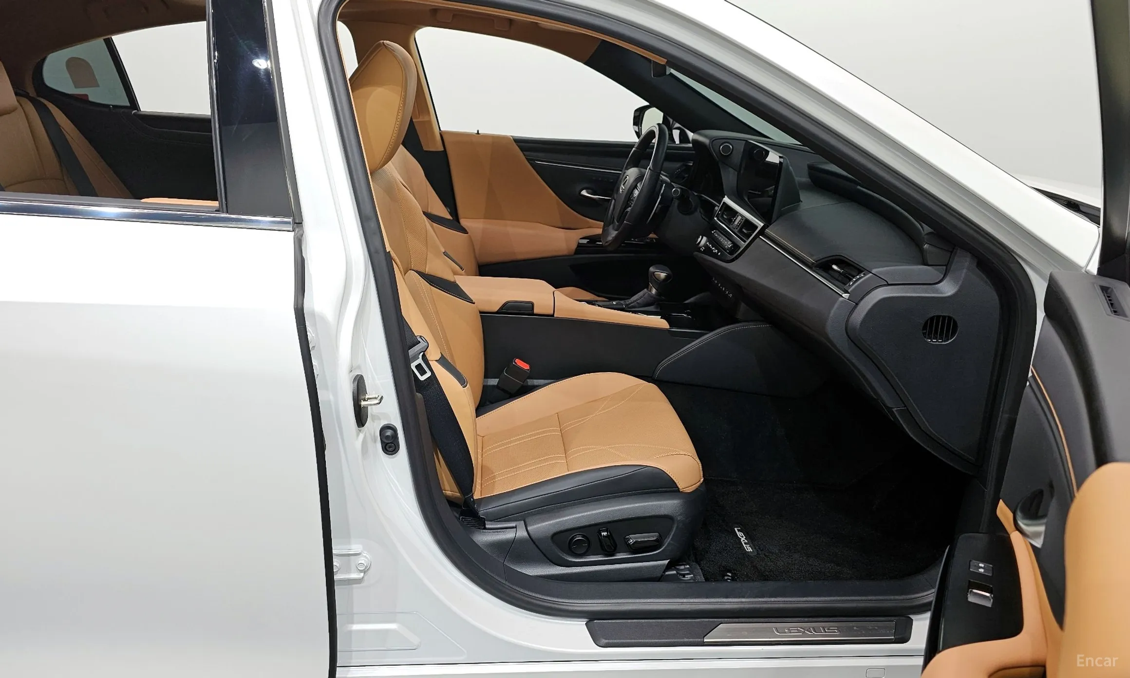 Lexus ES300h 7th Generation превью 11