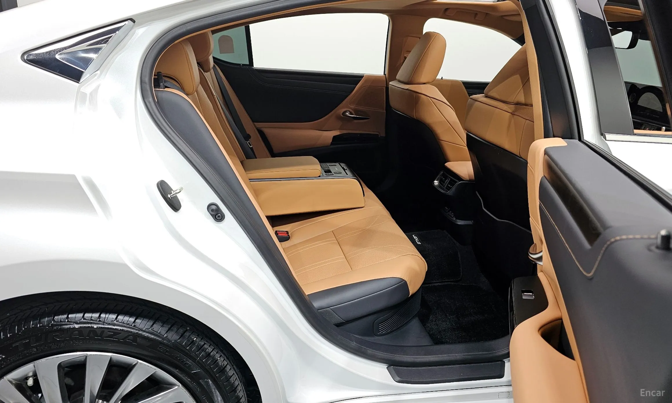 Lexus ES300h 7th Generation превью 12