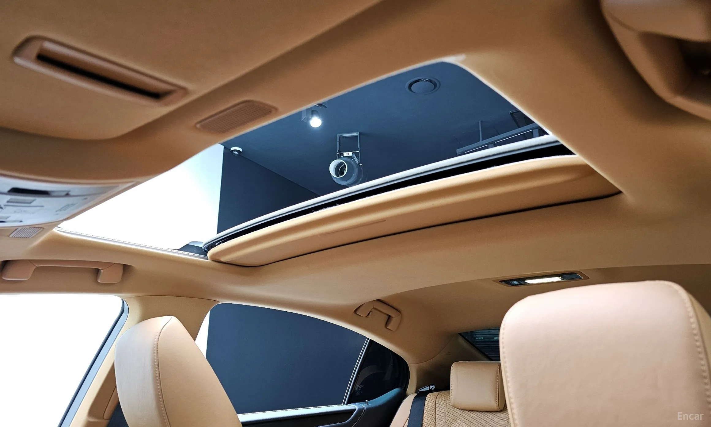 Lexus ES300h 7th Generation превью 18