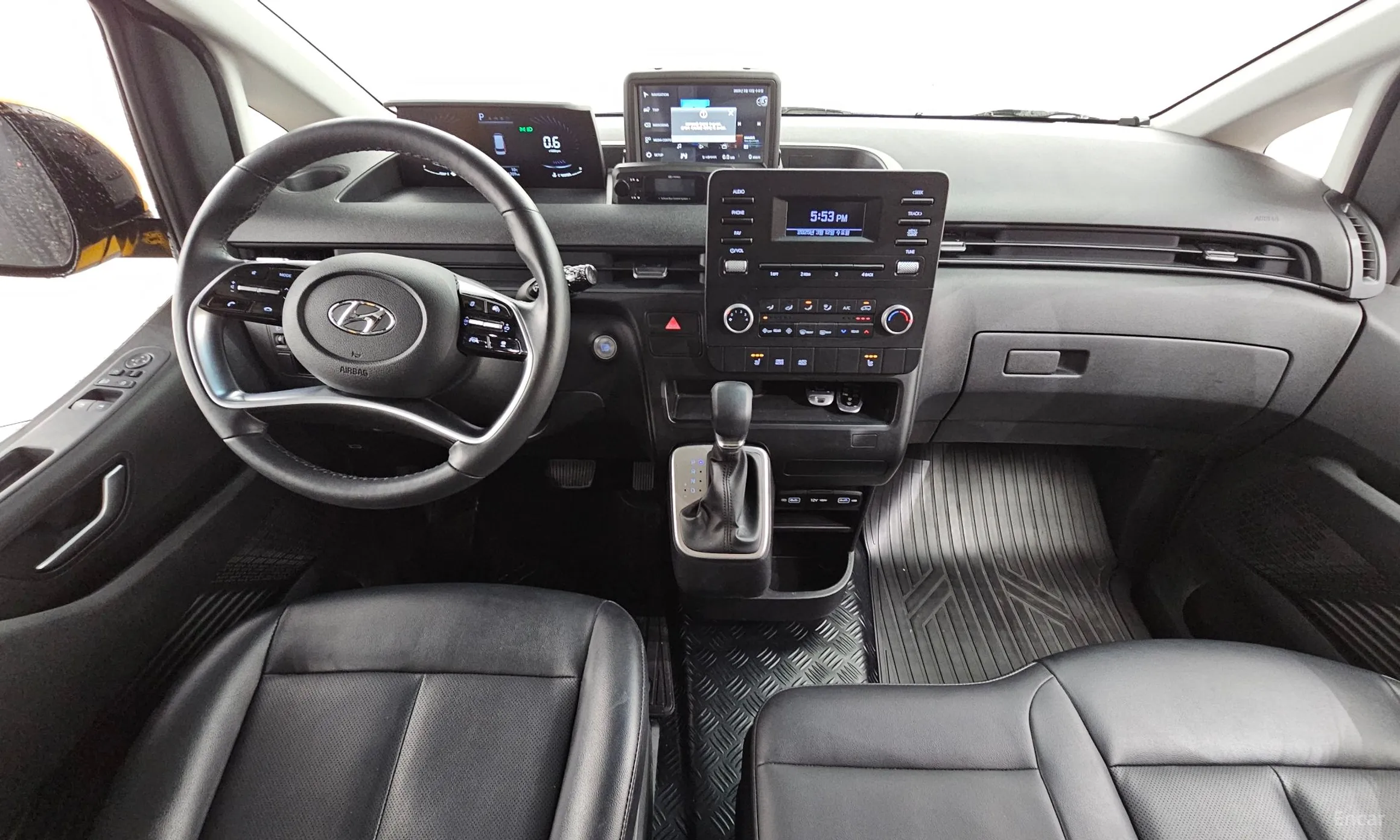 Hyundai Staria превью 4