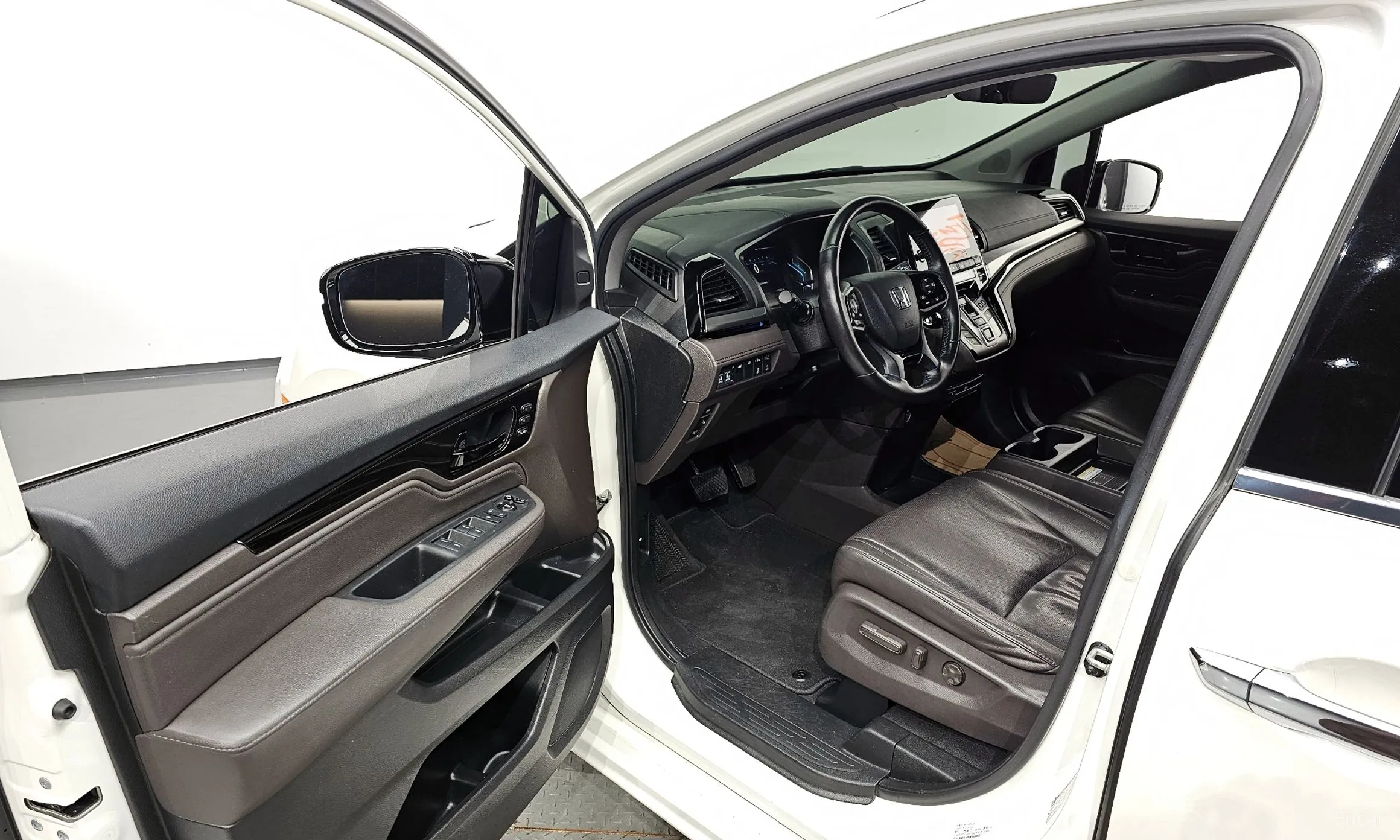Honda Odyssey превью 18