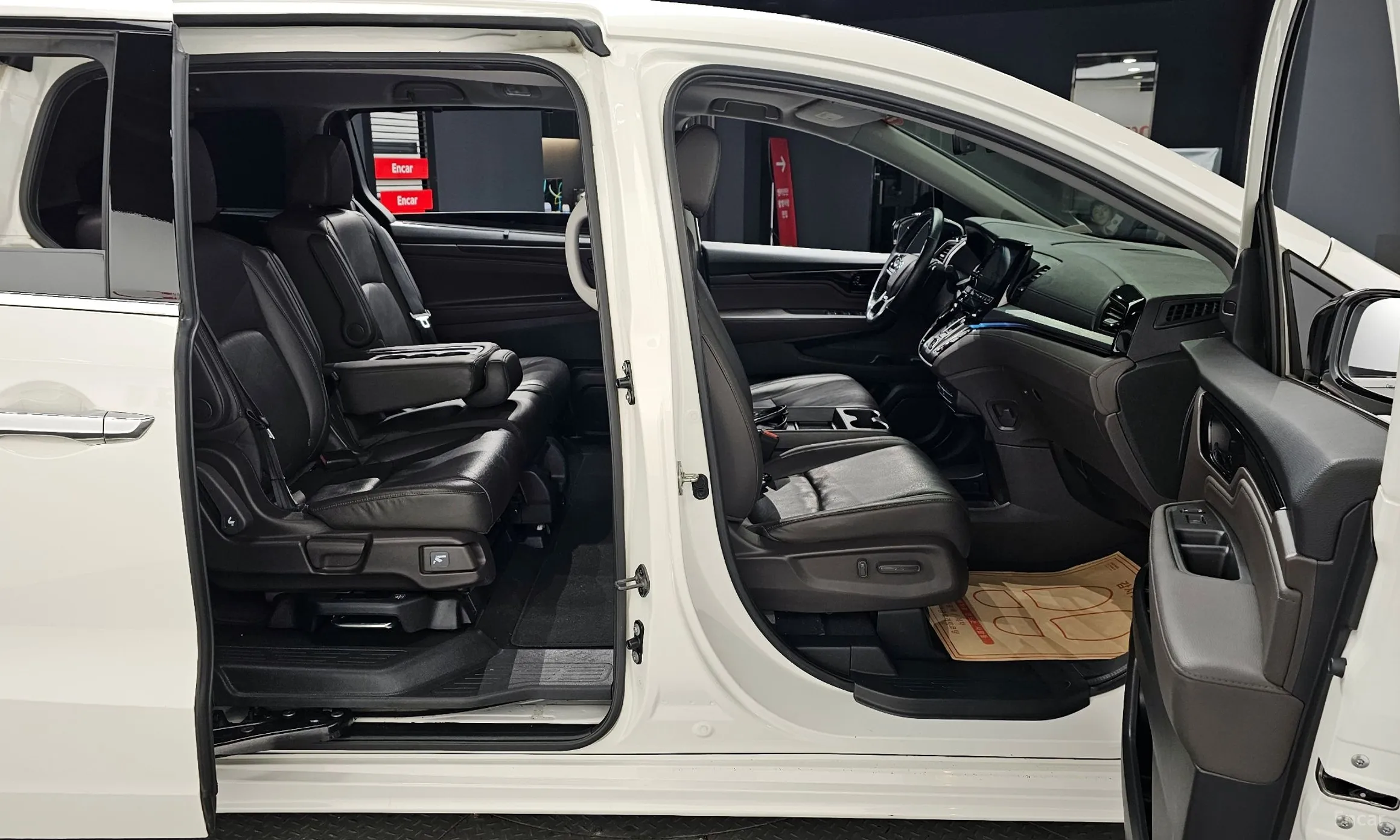 Honda Odyssey превью 19