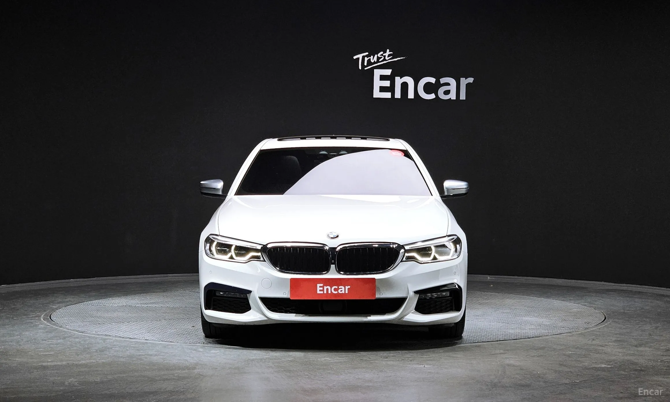 BMW 5 Series (G30) превью 2