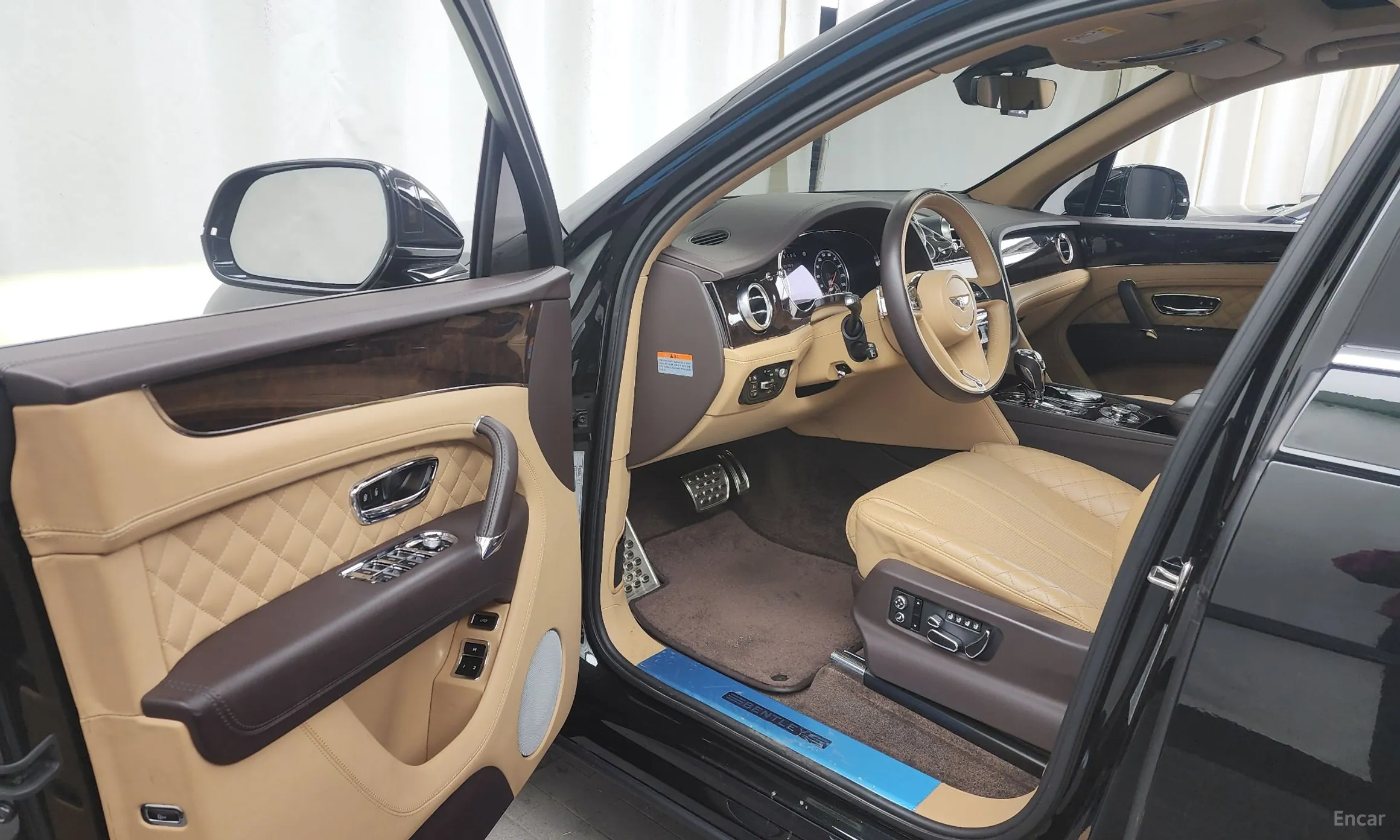 Bentley Bentayga превью 10