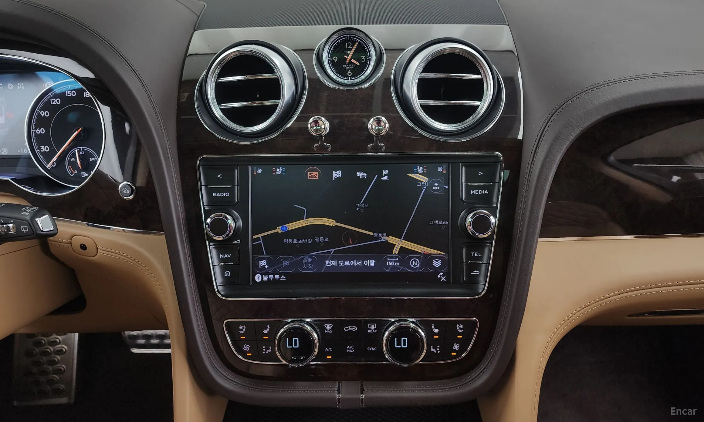 Bentley Bentayga превью 14