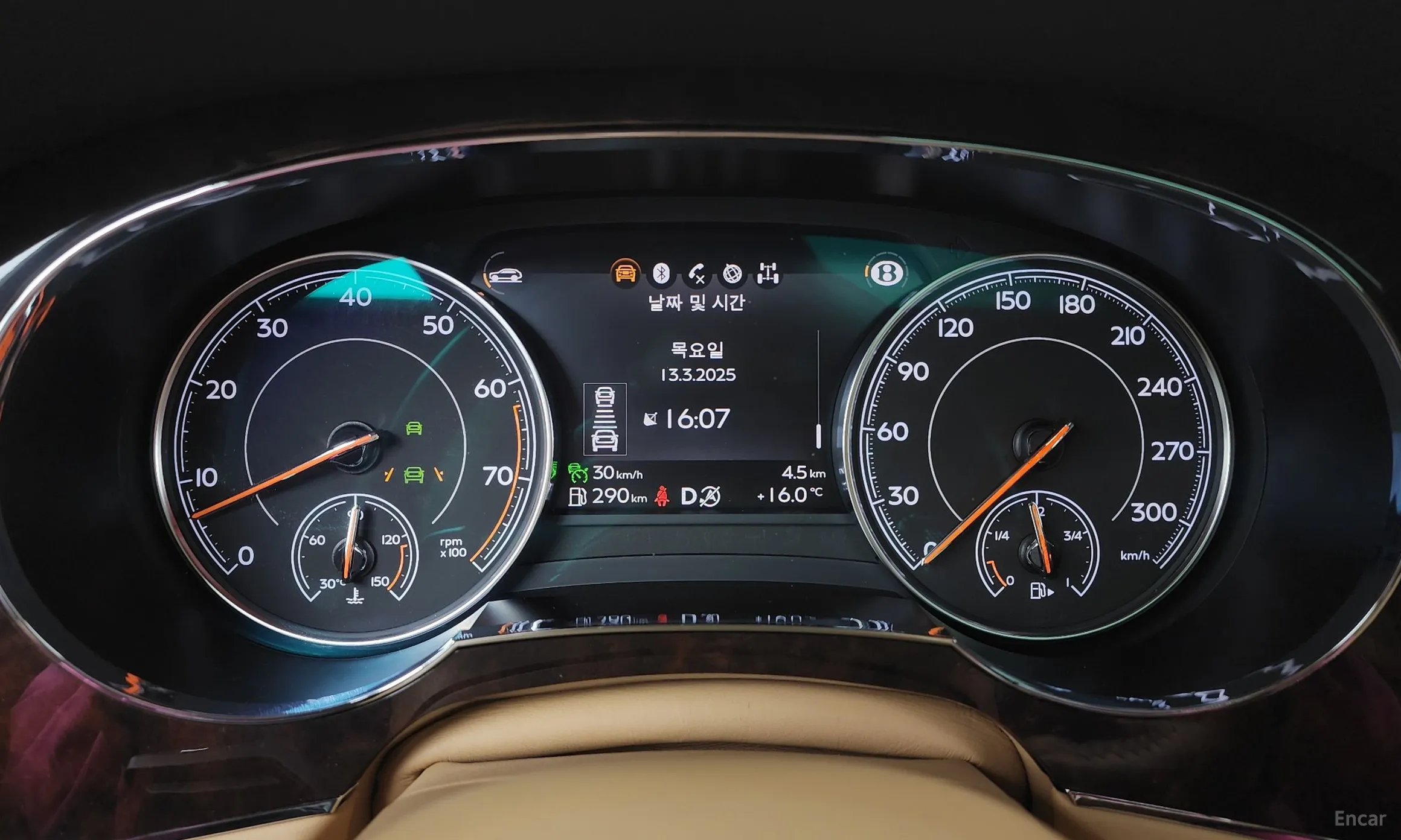 Bentley Bentayga превью 8