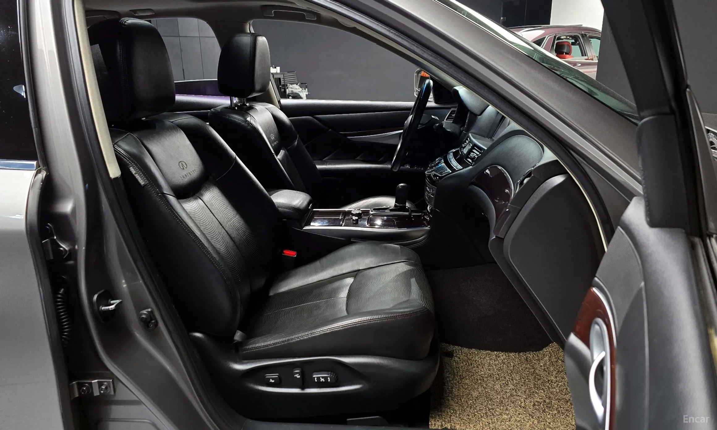 Infiniti M37 превью 10