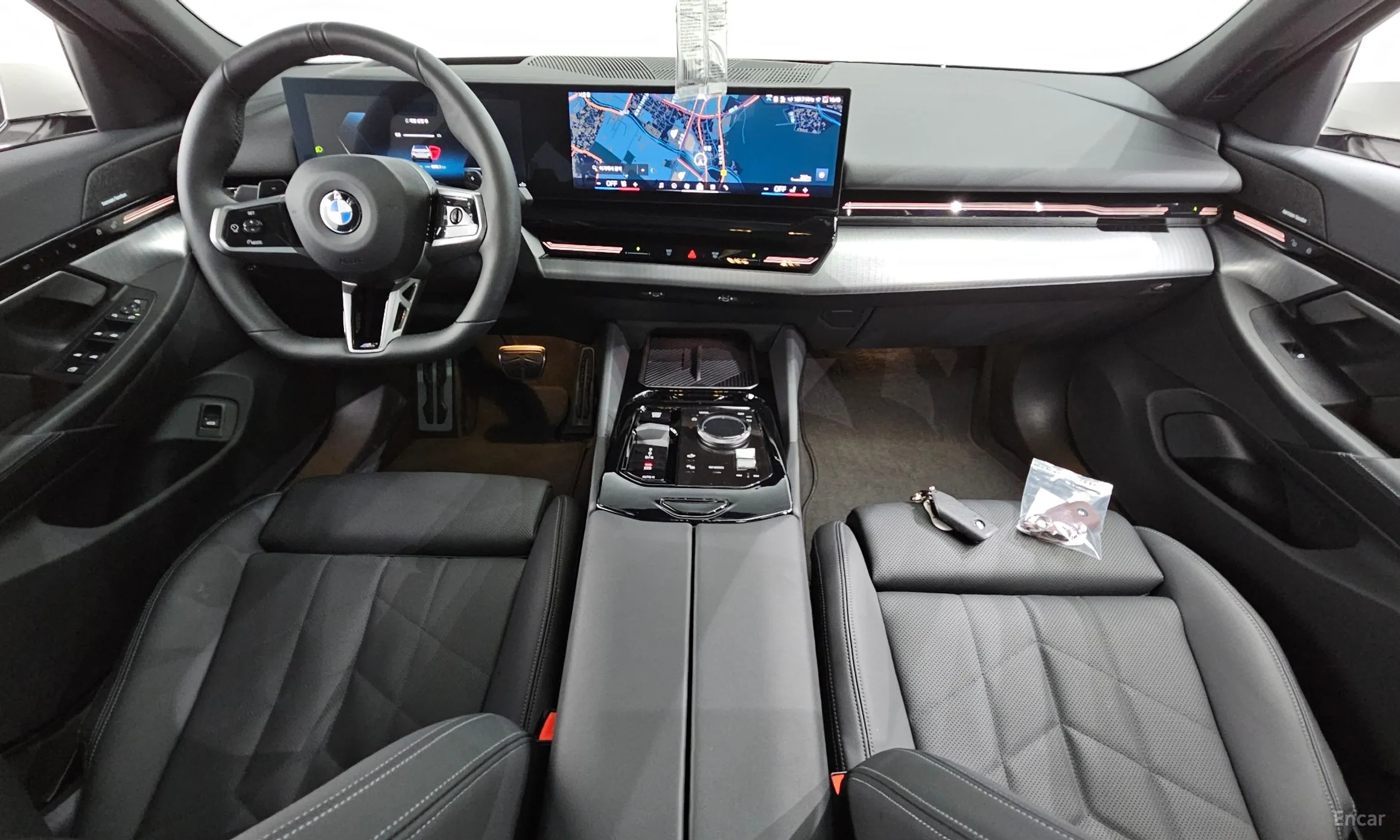 BMW 5 Series (G60) превью 4