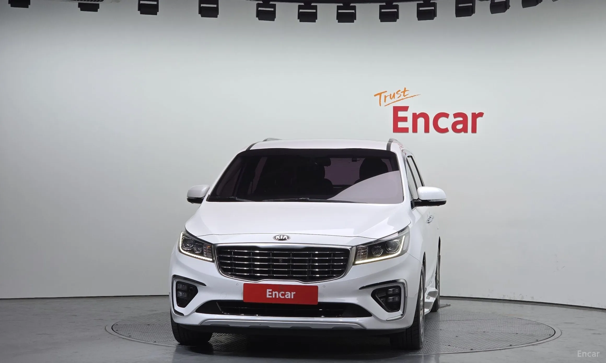 Kia Carnival превью 2