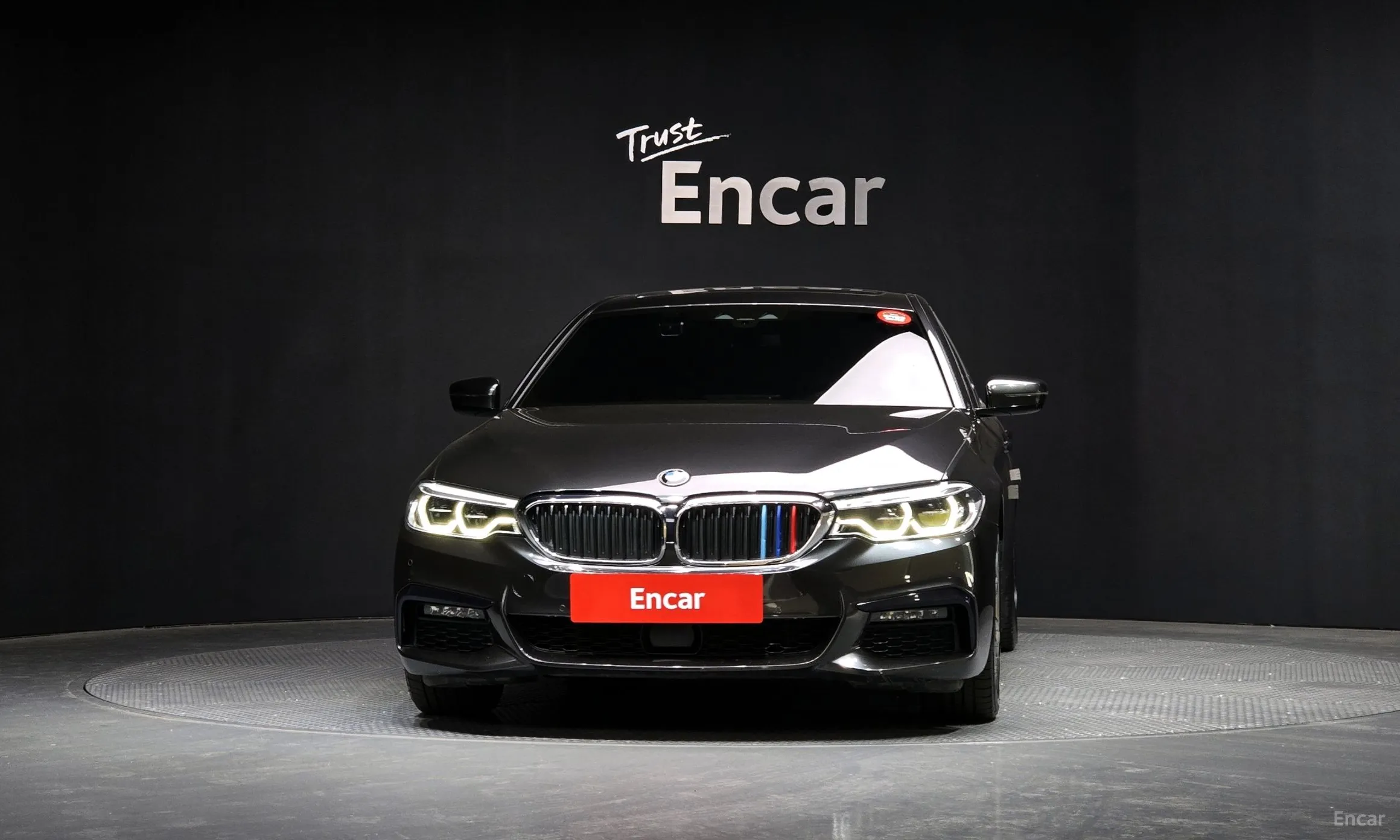BMW 5 Series (G30) превью 2