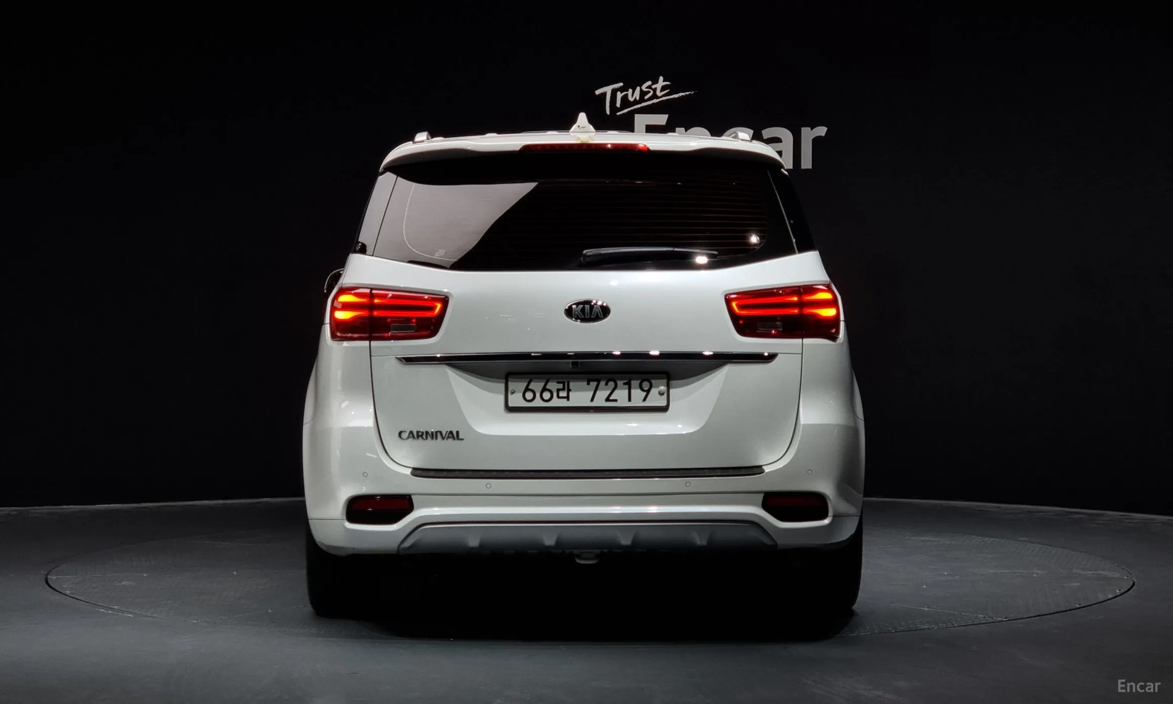 Kia Carnival превью 3