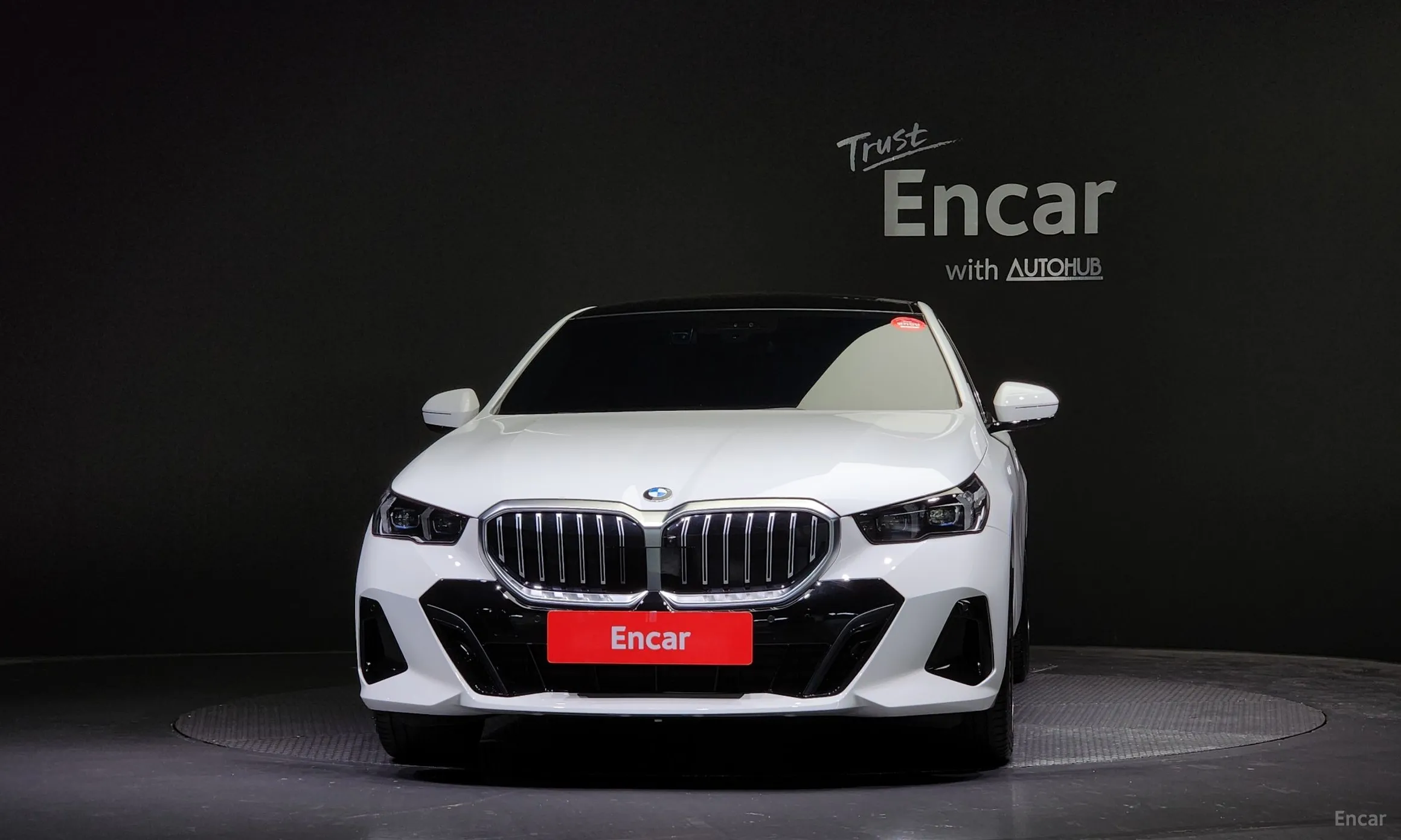 BMW 5 Series (G60) превью 2