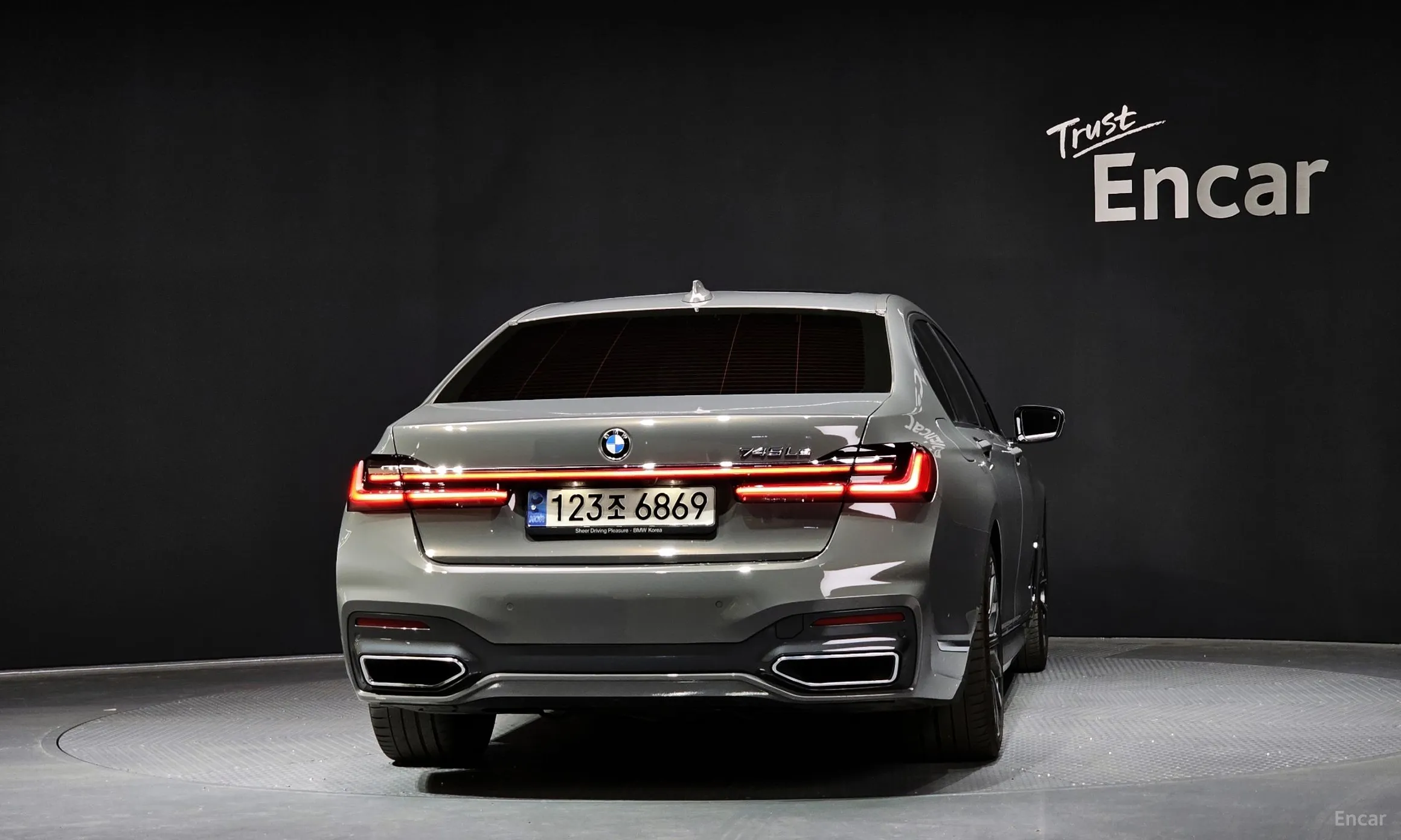 BMW 7 Series (G11) превью 3